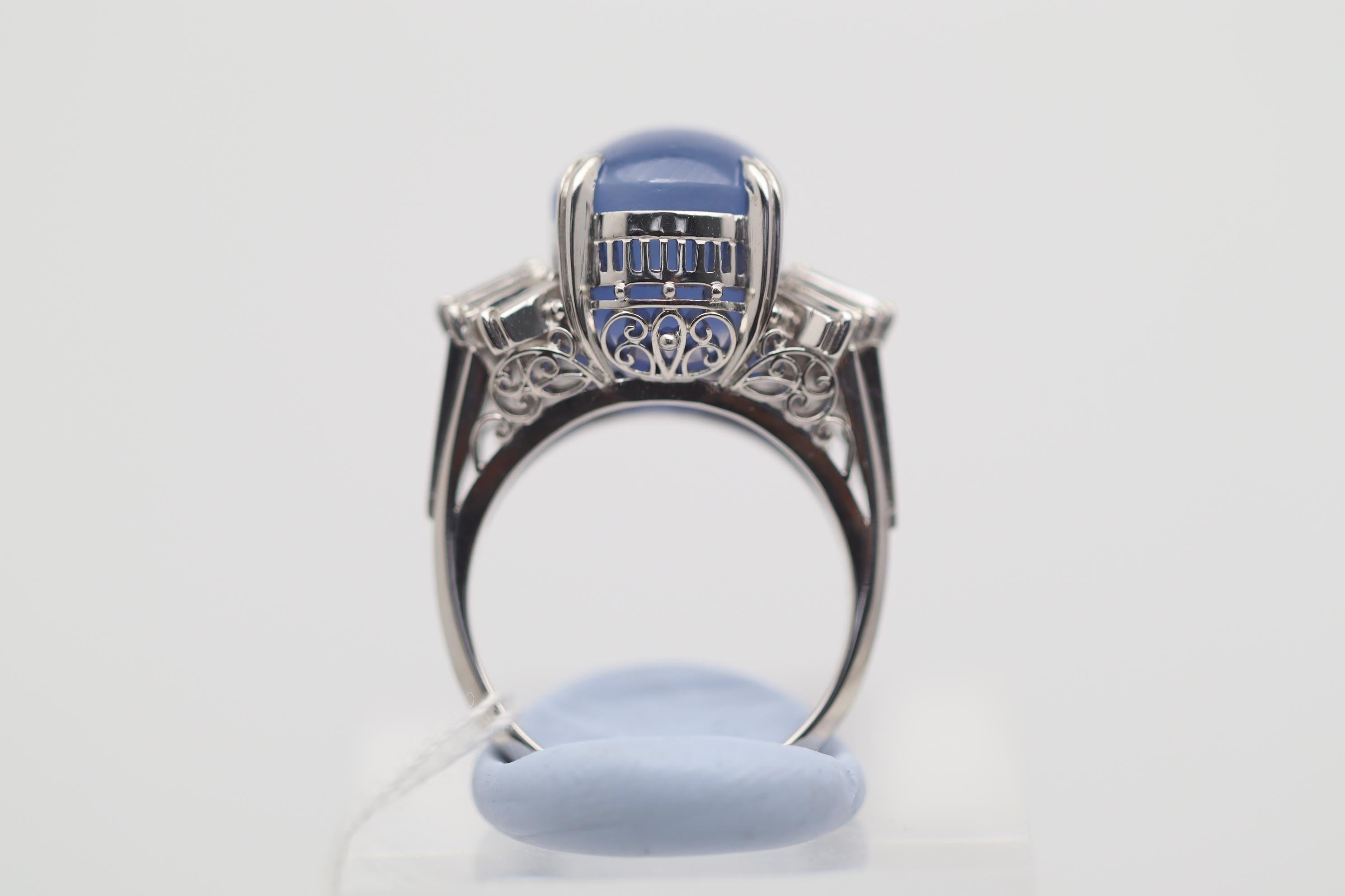 12.68 Carat Fine Star Sapphire Diamond Platinum Ring In New Condition For Sale In Beverly Hills, CA