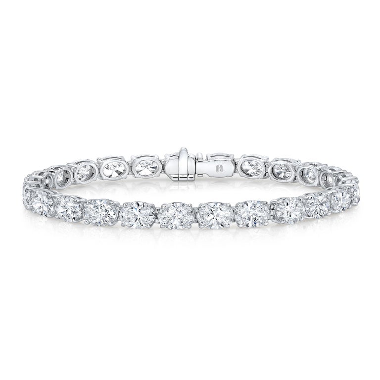12.69 Carat FG VS1SI1 Oval Shaped Diamond Tennis Bracelet For Sale at