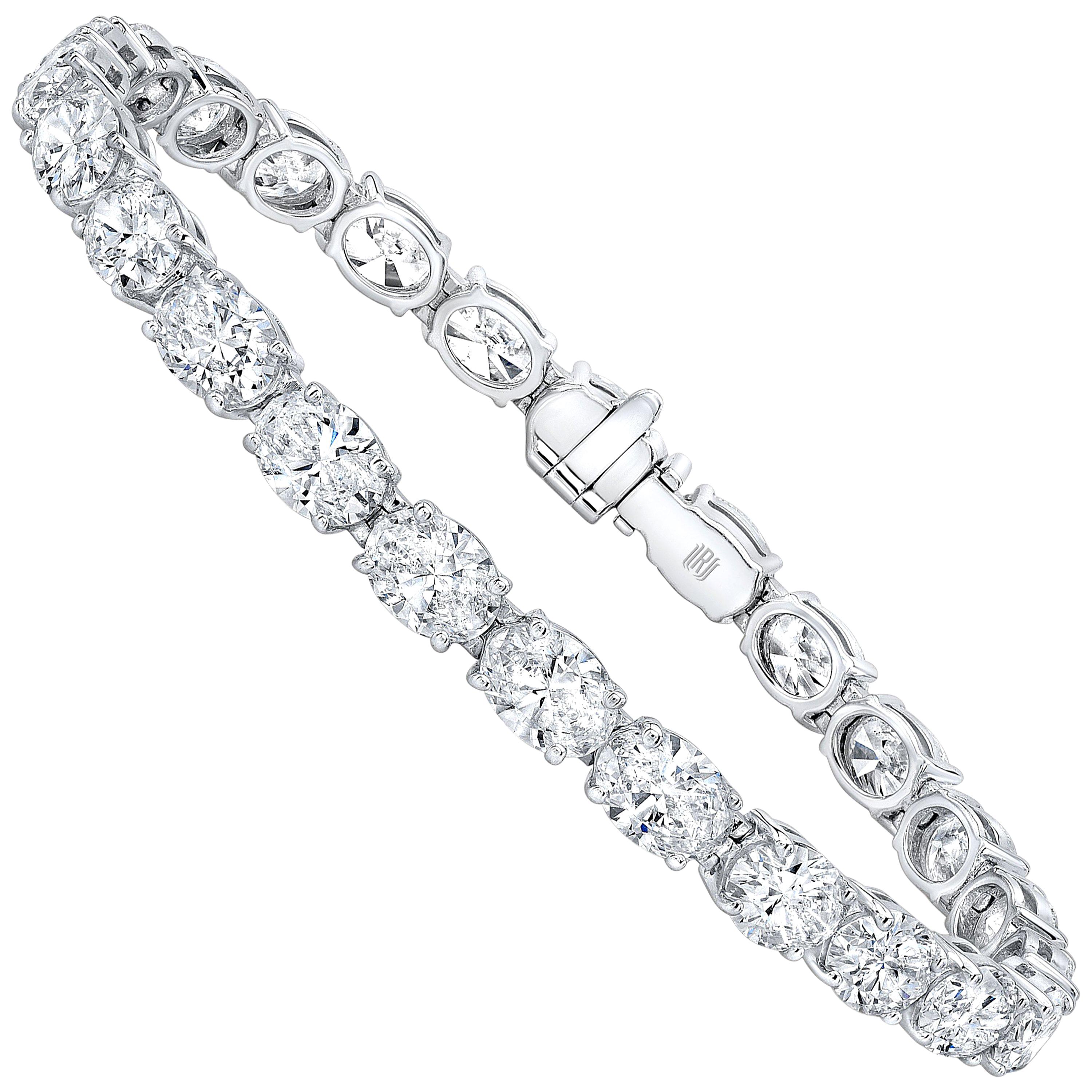 12.69 Carat F-G VS1-SI1 Oval Shaped Diamond Tennis Bracelet For Sale