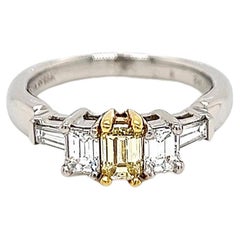 Bague de fiançailles pour femme avec diamant jaune fantaisie de 1,26 carat au total