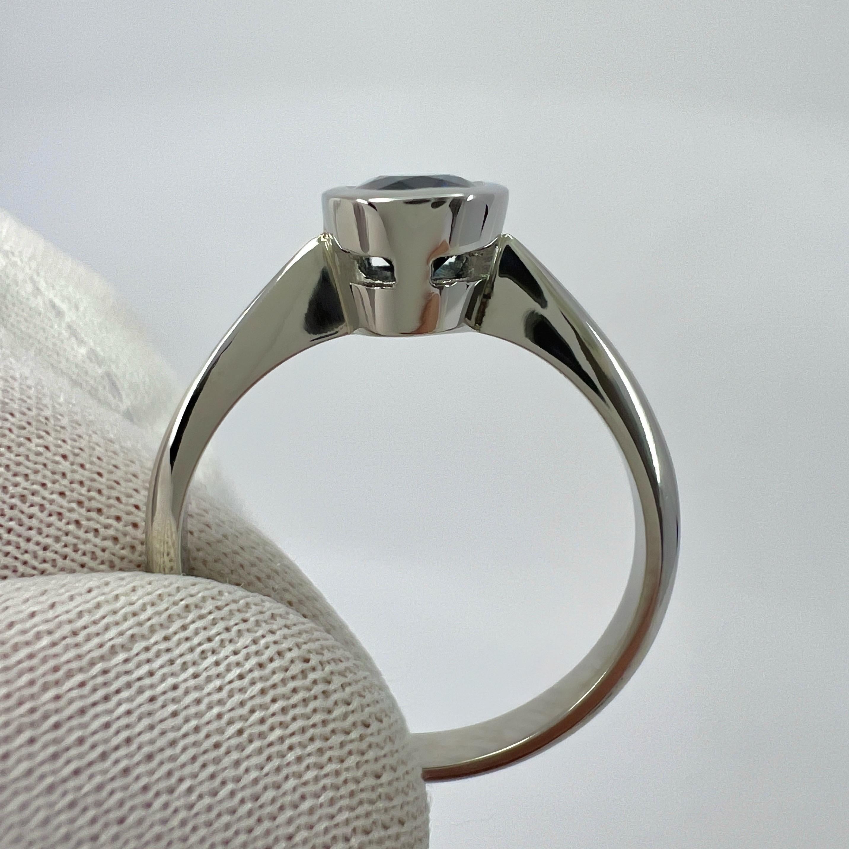 1.26ct Bi Colour Blue Green Sapphire Oval Cut Platinum Solitaire Bezel Set Ring For Sale 2