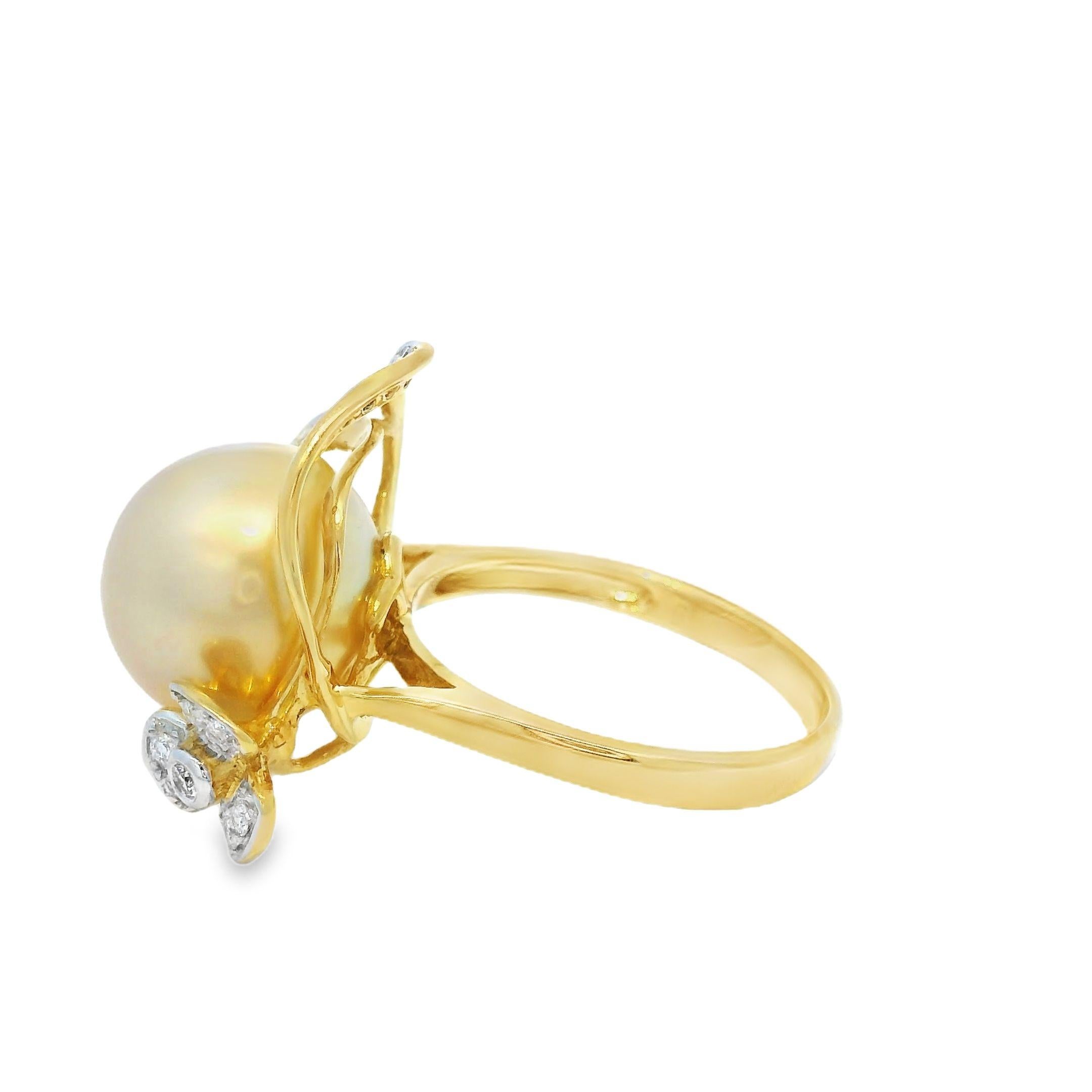 Bague en or jaune 18 carats avec perles des mers du Sud et diamants 12,6 mm Neuf - En vente à Hong Kong, HK