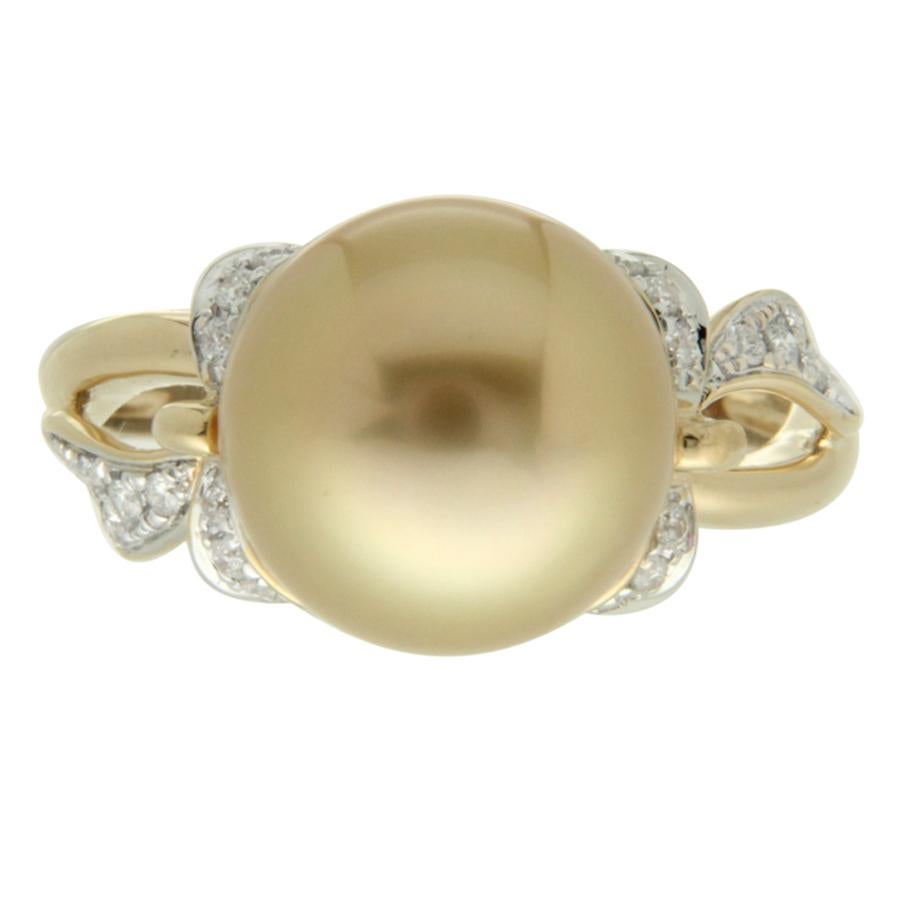 12MM South Sea Pearl Diamond Ring in 18 Karat Yellow Gold In New Condition For Sale In Hong Kong, HK