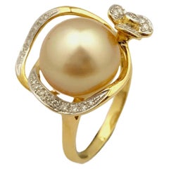 Anillo de Diamantes con Perlas del Mar del Sur de 12,6MM en Oro Amarillo de 18 Kilates