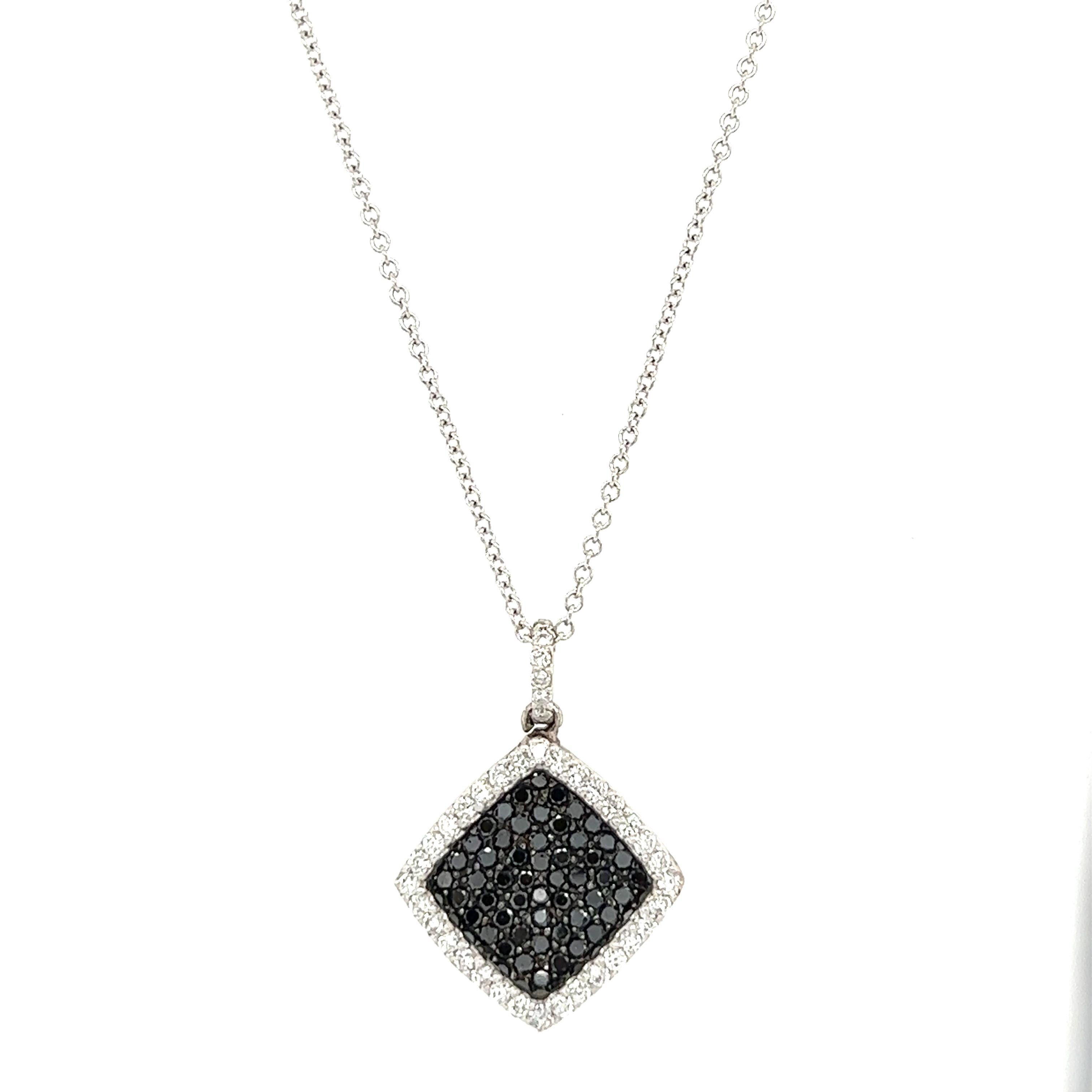 1.27 Carat Black Diamond White Diamond 14 Karat White Gold Chain Necklace In New Condition For Sale In Los Angeles, CA