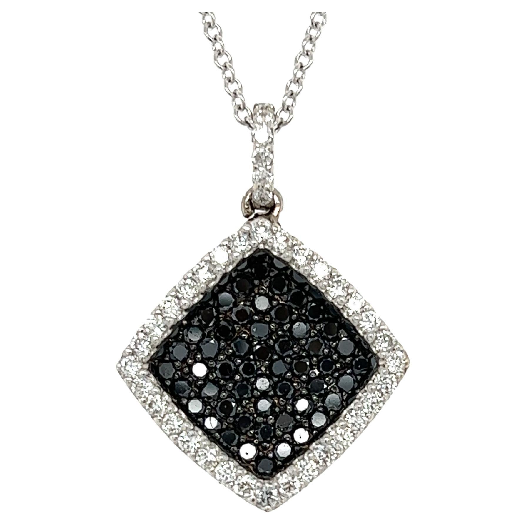 1.27 Carat Black Diamond White Diamond 14 Karat White Gold Chain Necklace For Sale