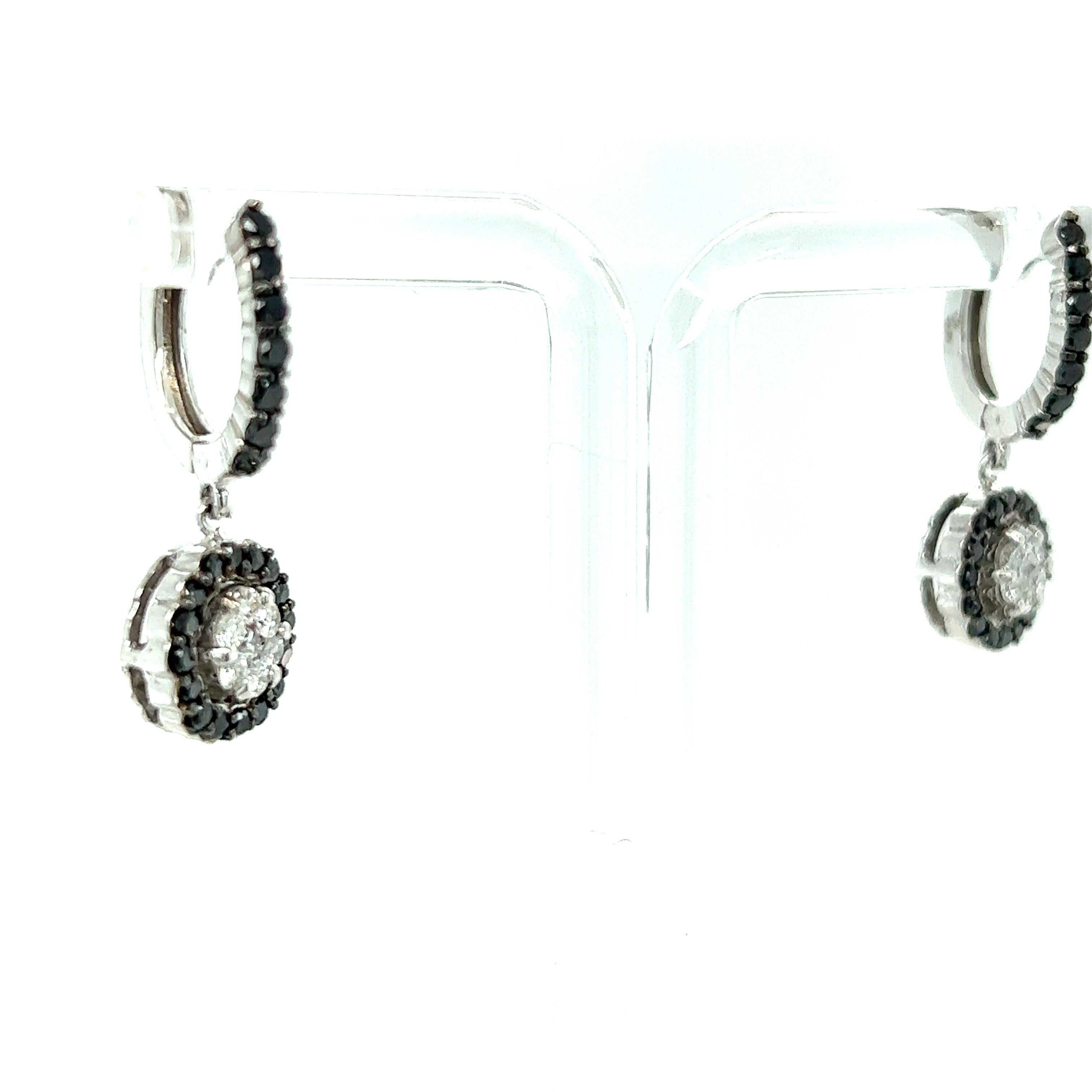 Contemporary 1.27 Carat Black Diamond White Diamond White Gold Dangle Earrings For Sale