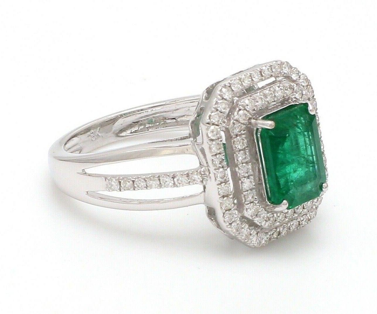 For Sale:  1.27 Carat Emerald Diamond 18 Karat White Gold Ring 3