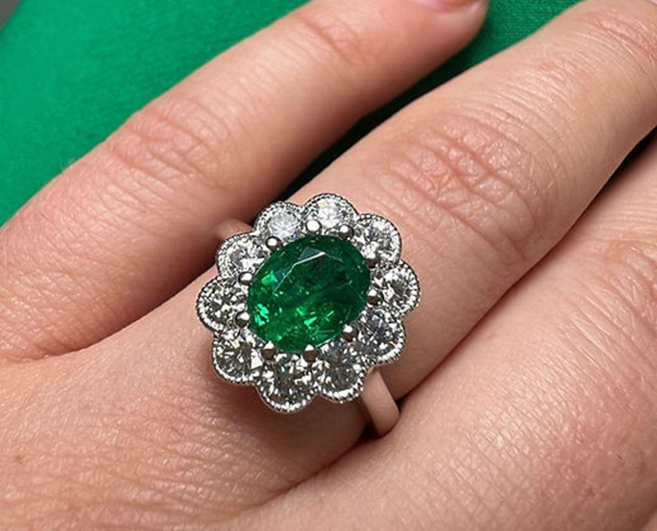 1.27 carat emerald oval ring For Sale 1