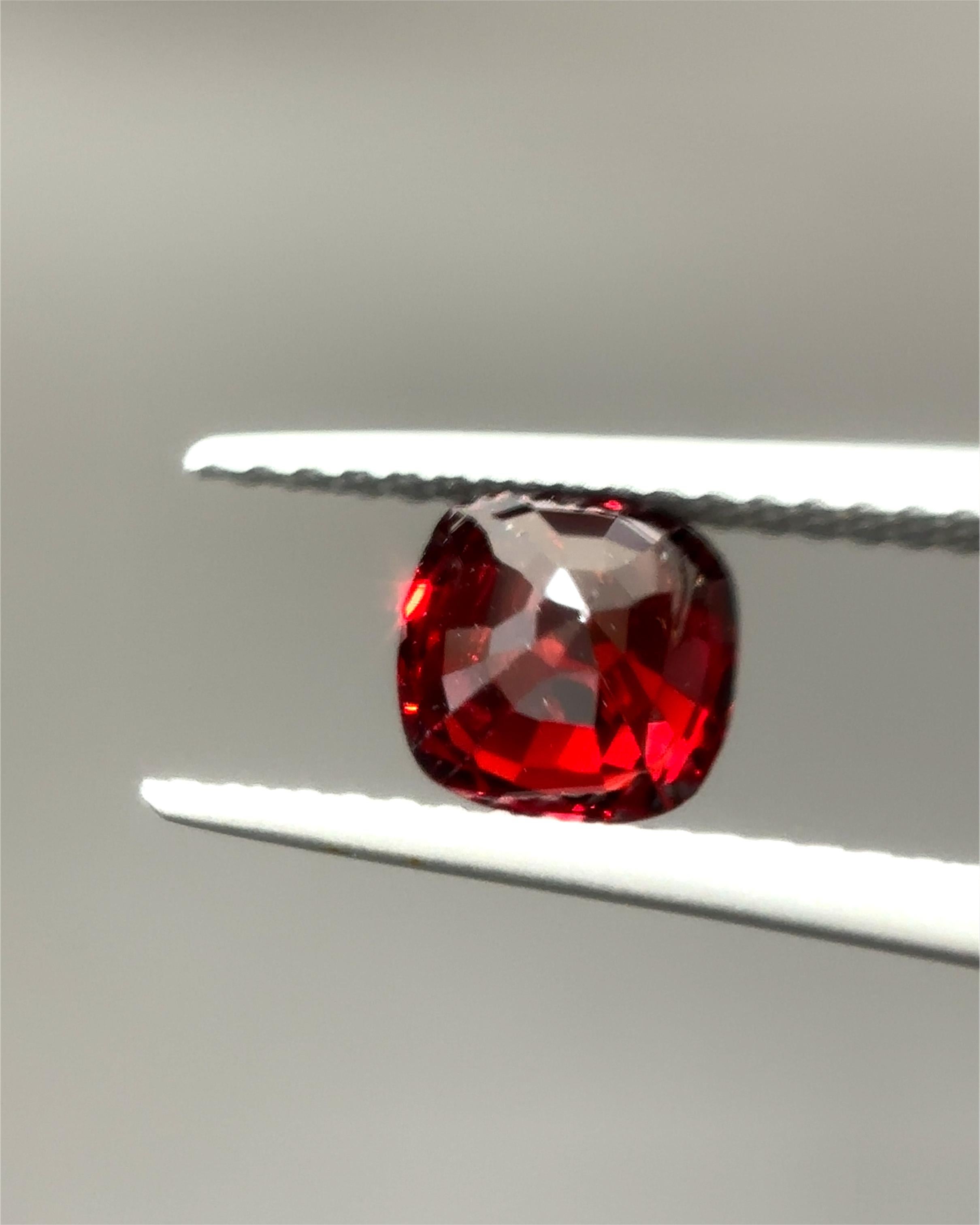 1.27 Karat GIA-zertifizierter burmesischer unbehandelter roter Spinell im Angebot 2