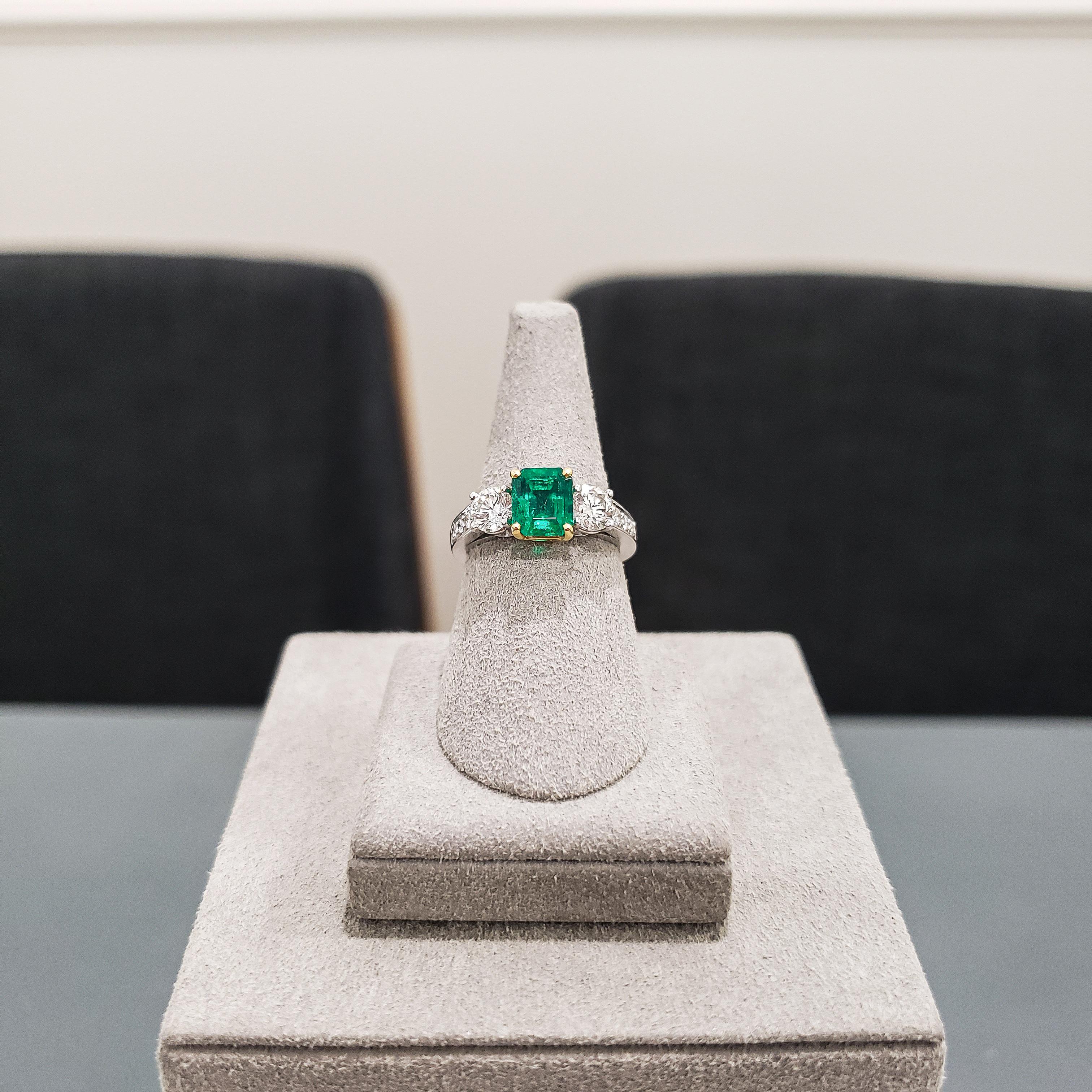 Women's Roman Malakov 1.27 Carats Emerald Cut Emerald & Diamond Engagement Ring For Sale