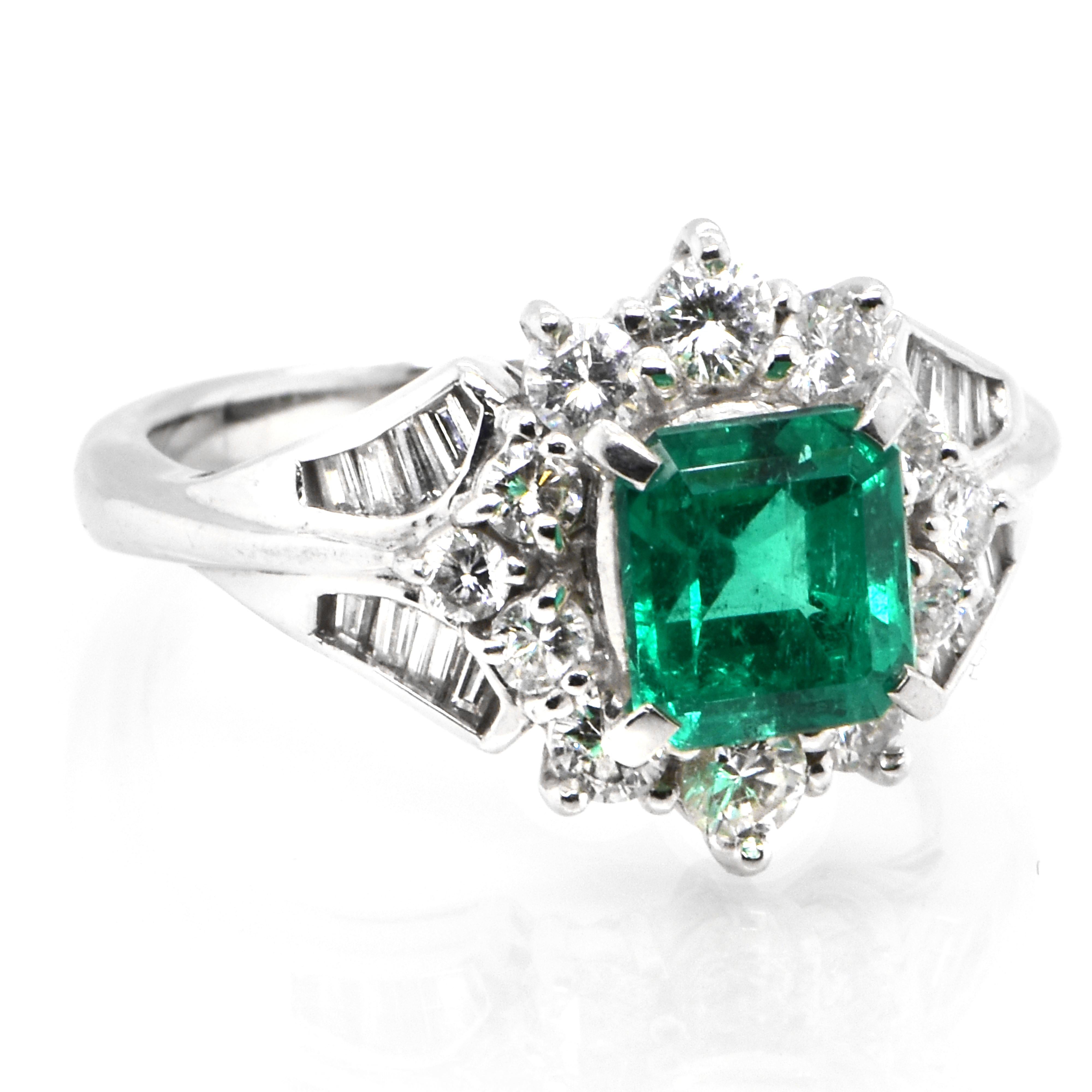 Modern 1.27 Carat Natural Colombian Emerald and Diamond Ring Made in Platinum For Sale