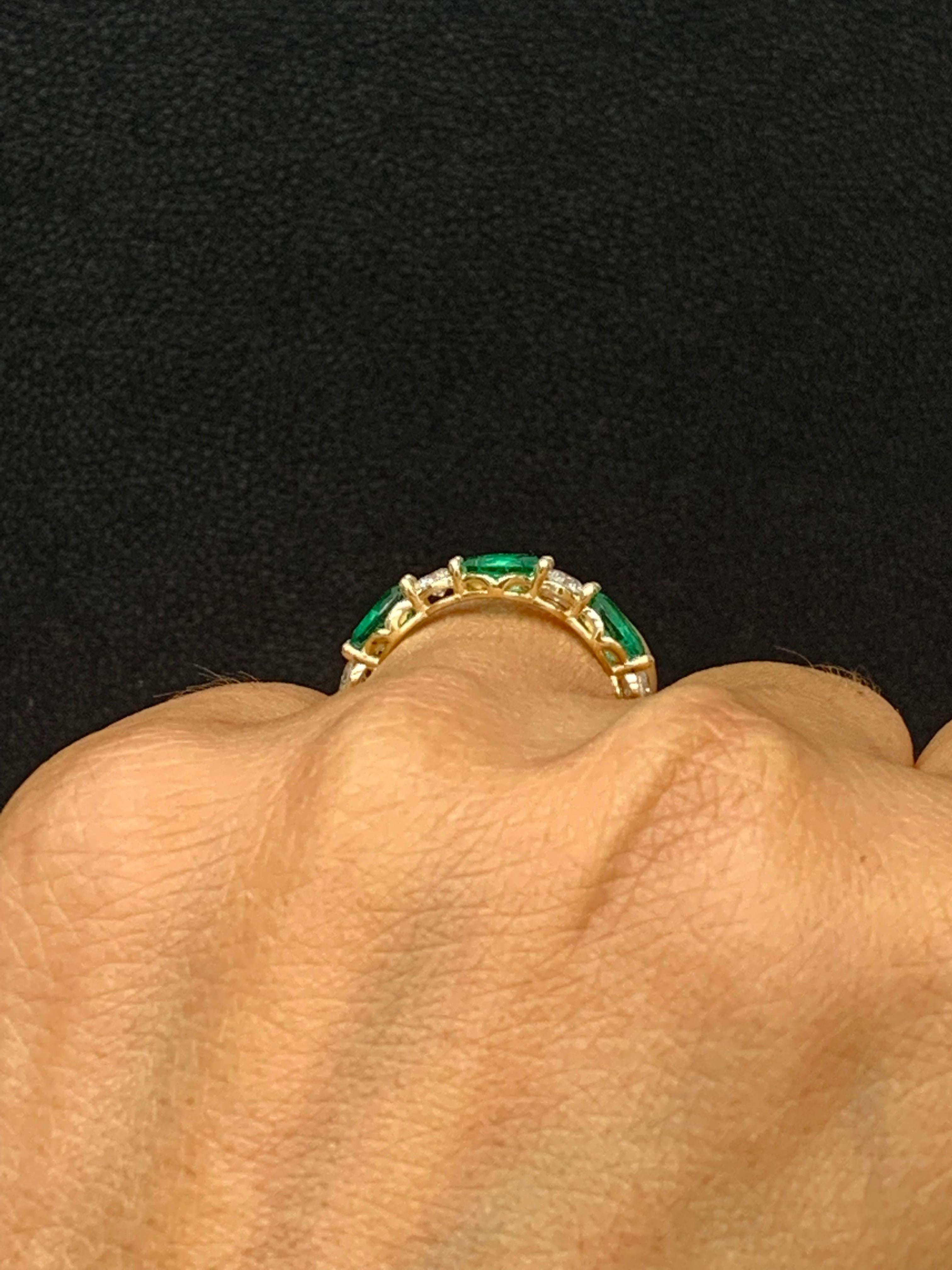 1.27 Carat Oval Cut Emerald and Diamond Band in 14K Yellow Gold For Sale 6