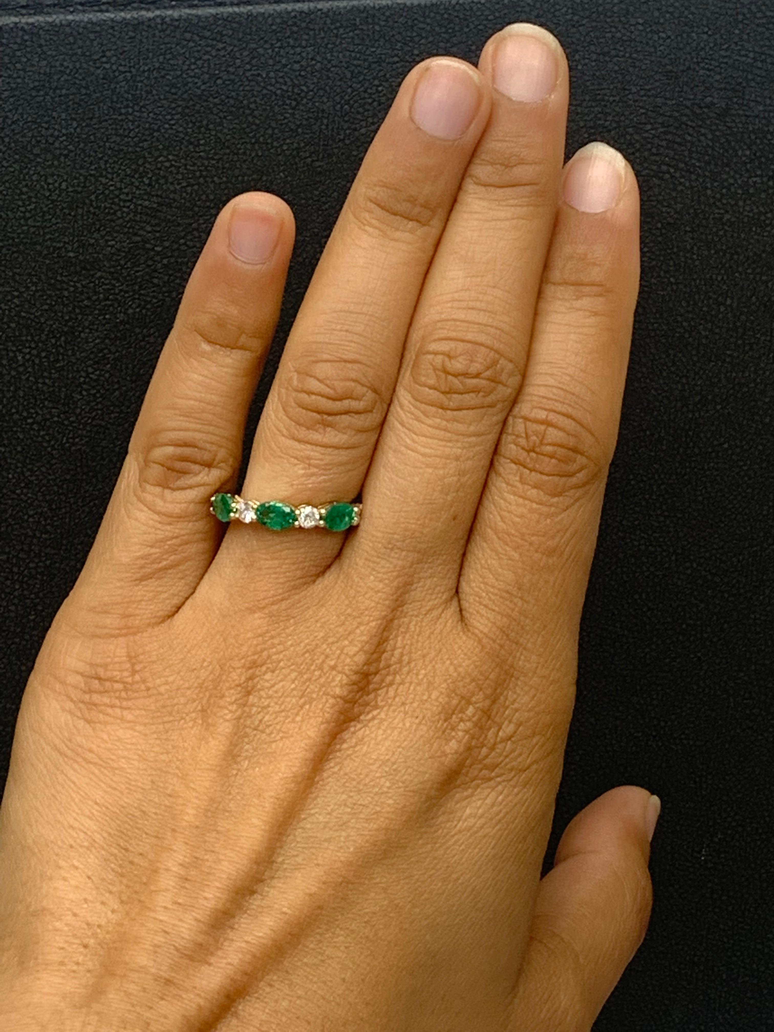 1.27 Carat Oval Cut Emerald and Diamond Band in 14K Yellow Gold For Sale 7