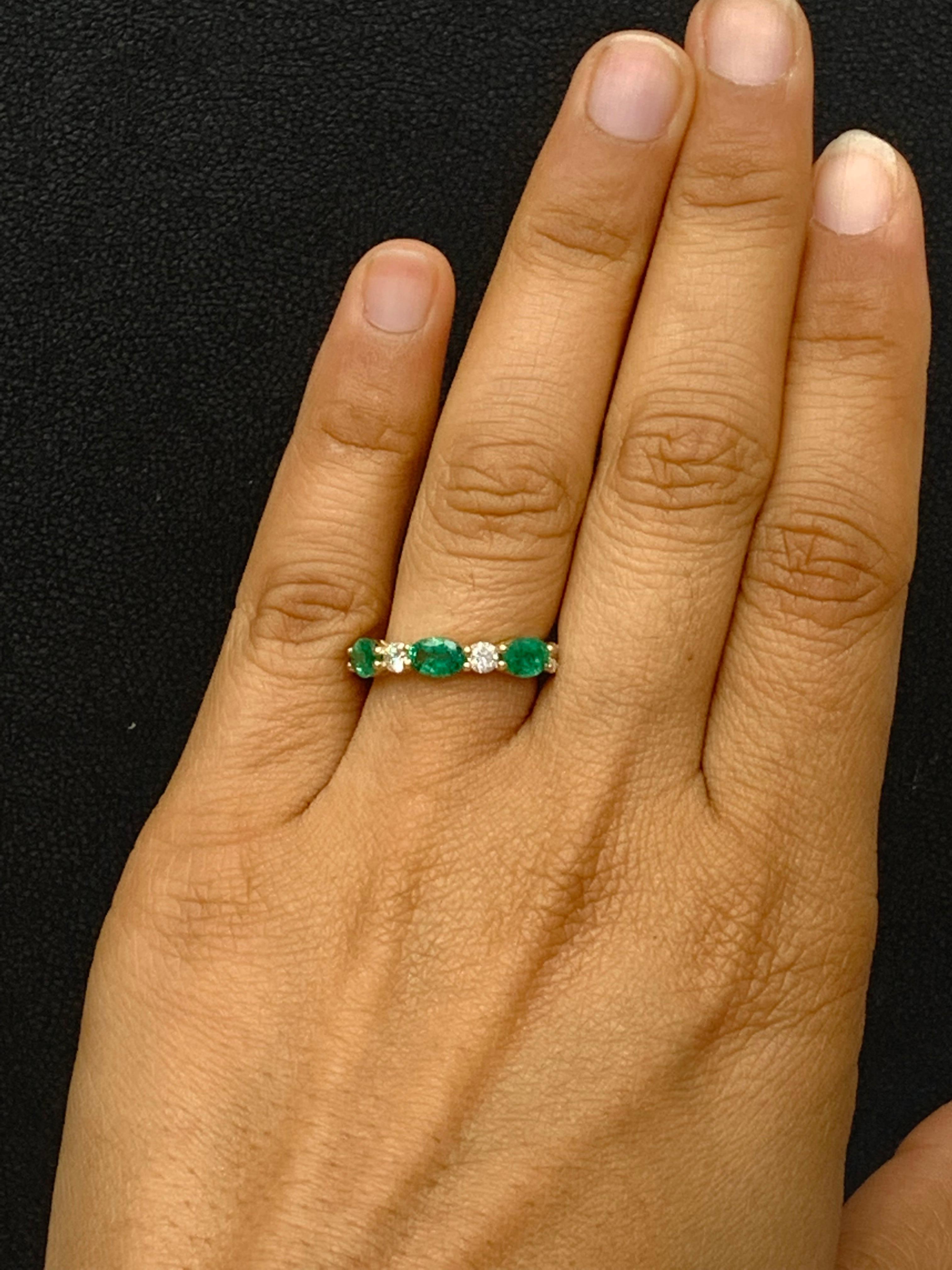 1.27 Carat Oval Cut Emerald and Diamond Band in 14K Yellow Gold For Sale 3