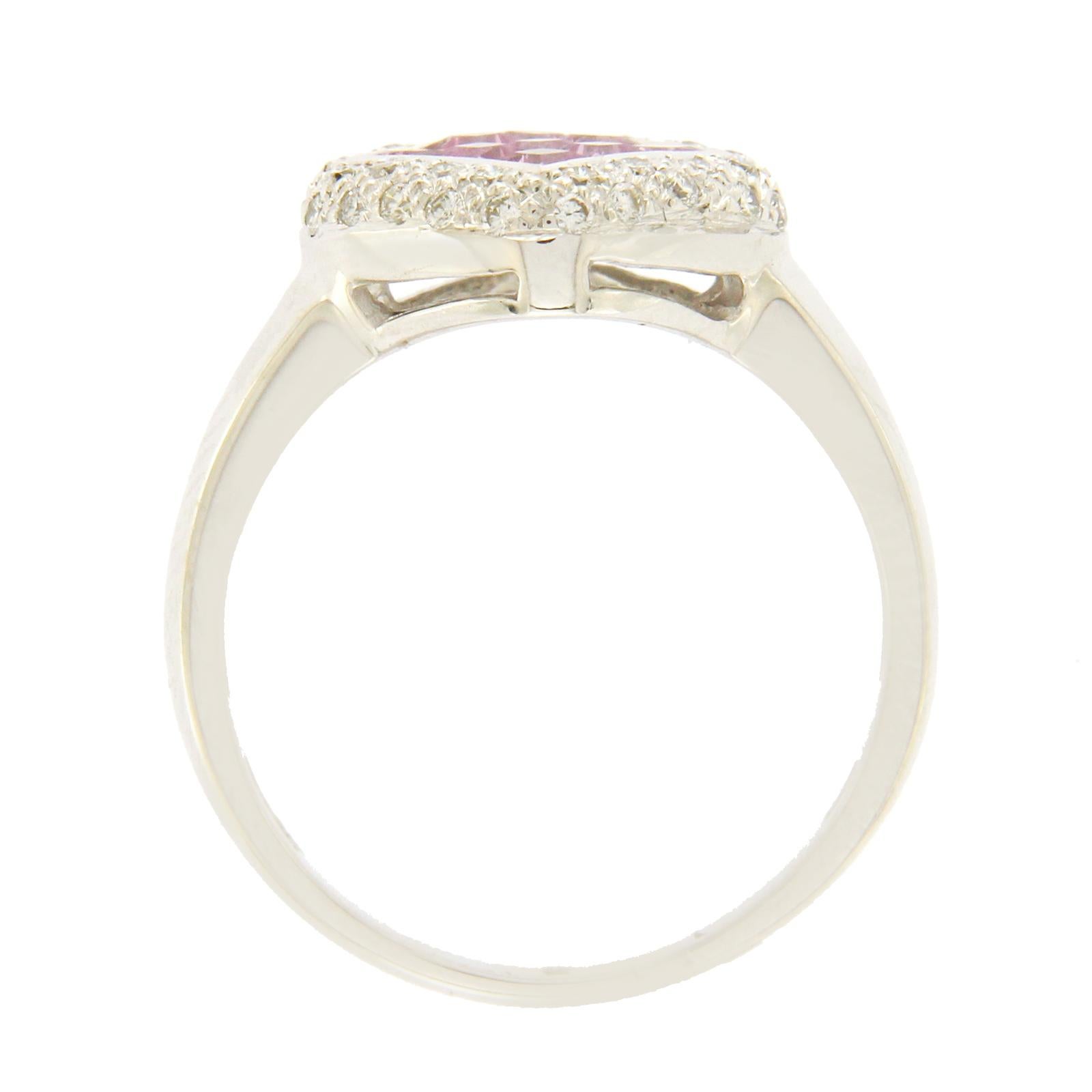 1,27 Karat rosa Saphir und 0,24 Karat Diamanten in 18 Karat Weißgold Ring im Zustand „Neu“ im Angebot in Los Angeles, CA