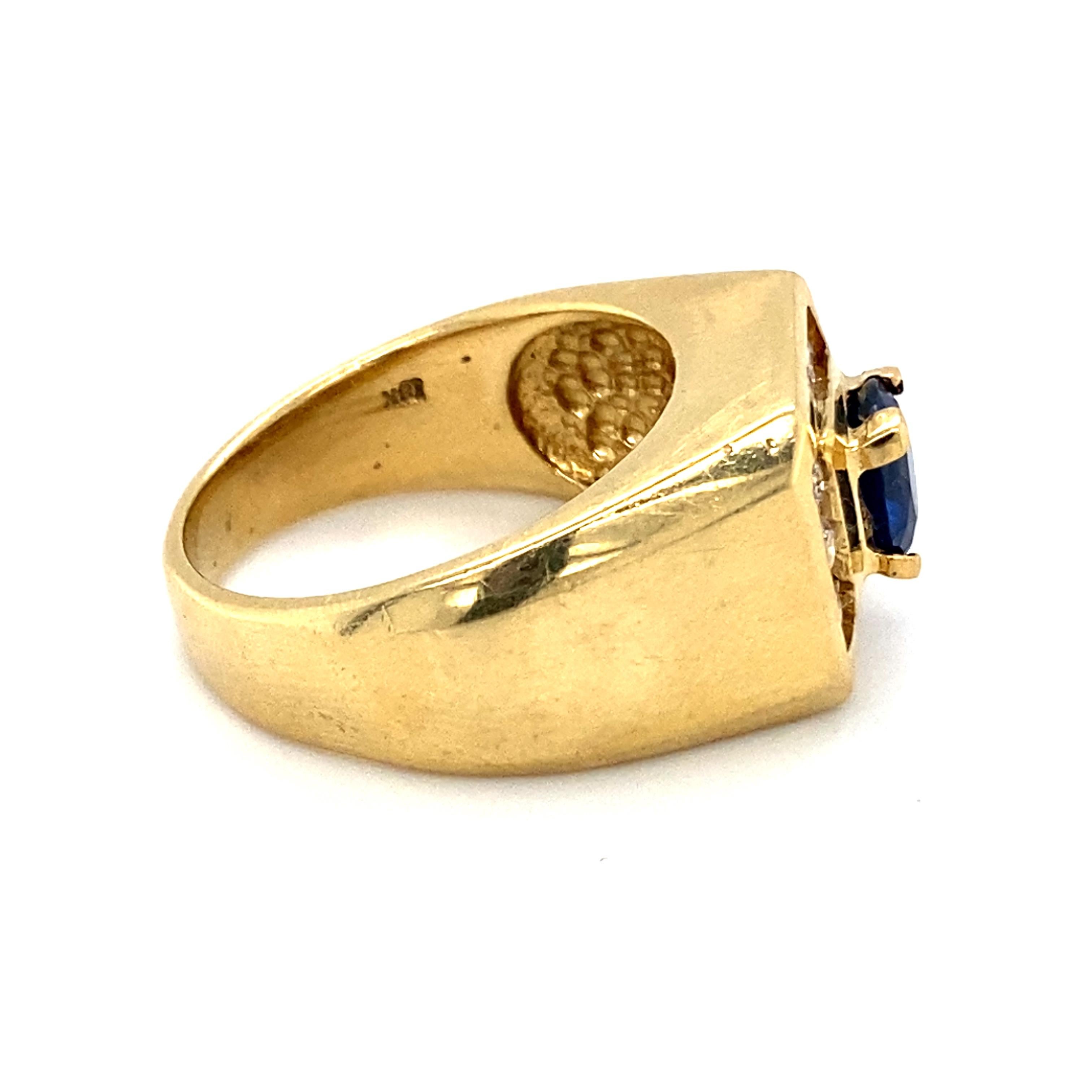 Modern 1.27 Carat Sapphire 0.36 Carat Diamond Ring in 18 Karat Yellow Gold