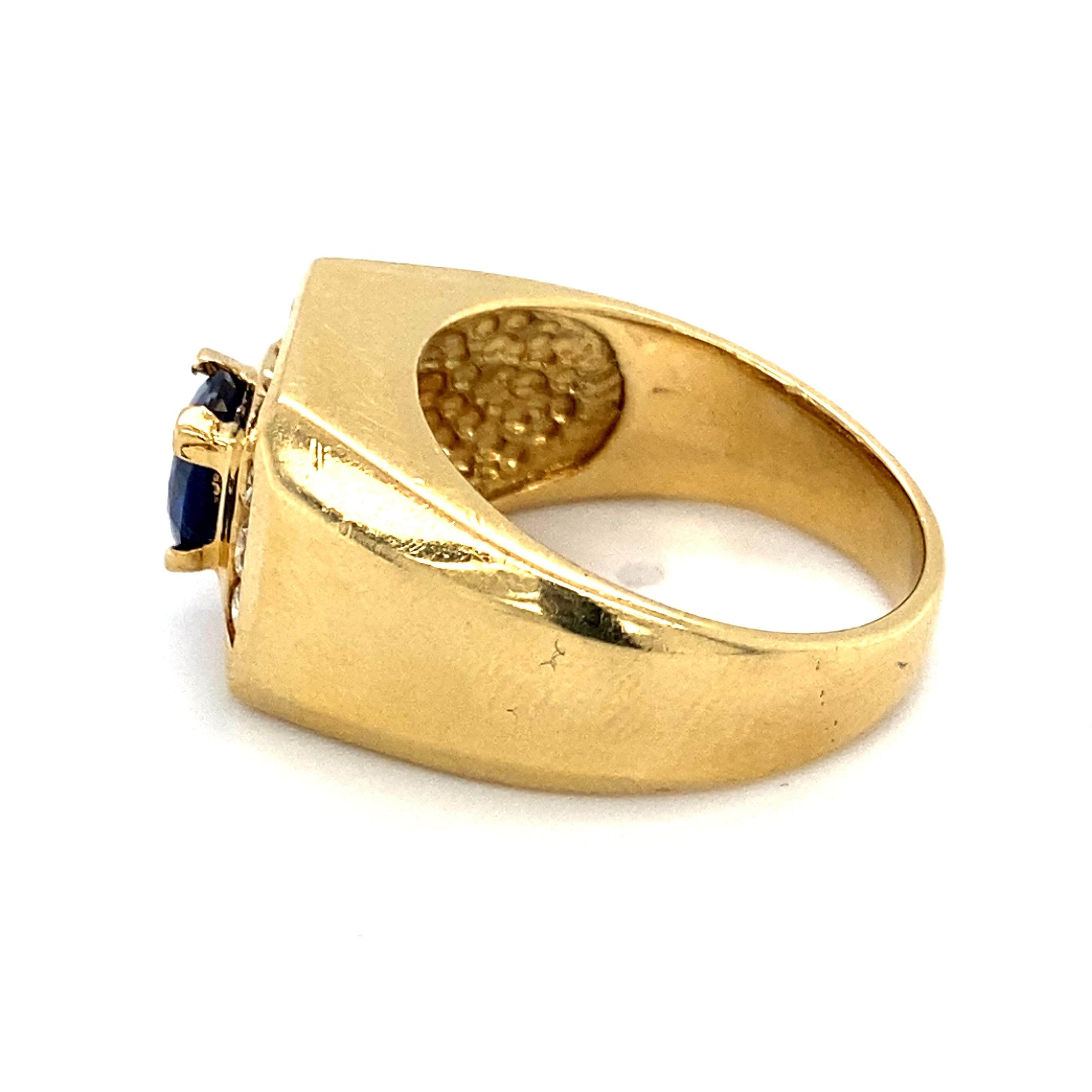 1.27 Carat Sapphire 0.36 Carat Diamond Ring in 18 Karat Yellow Gold In Excellent Condition In Atlanta, GA