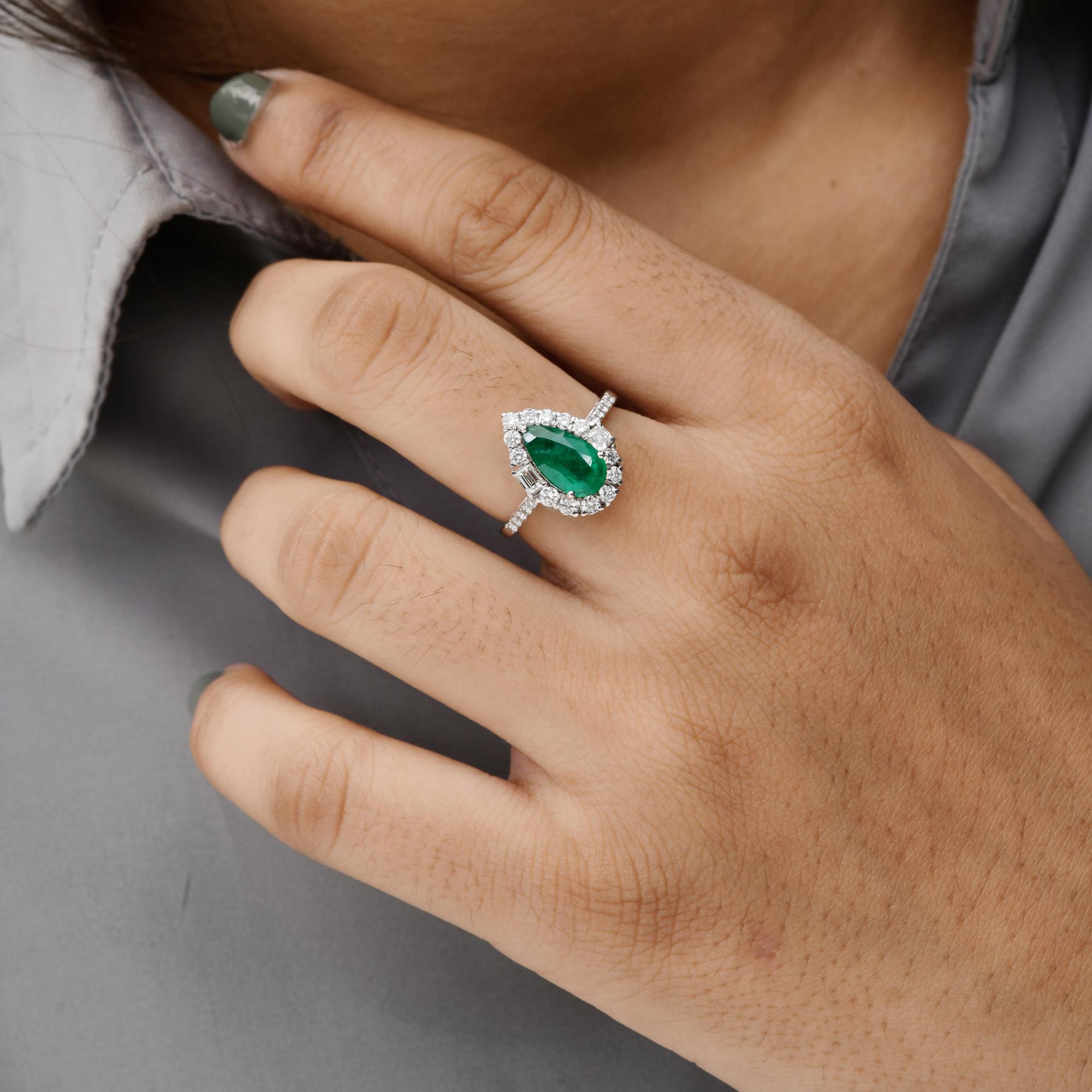 1.27 Carat Zambian Emerald Gemstone Ring 0.67 Ct SI/H Diamond 14k White Gold For Sale 1