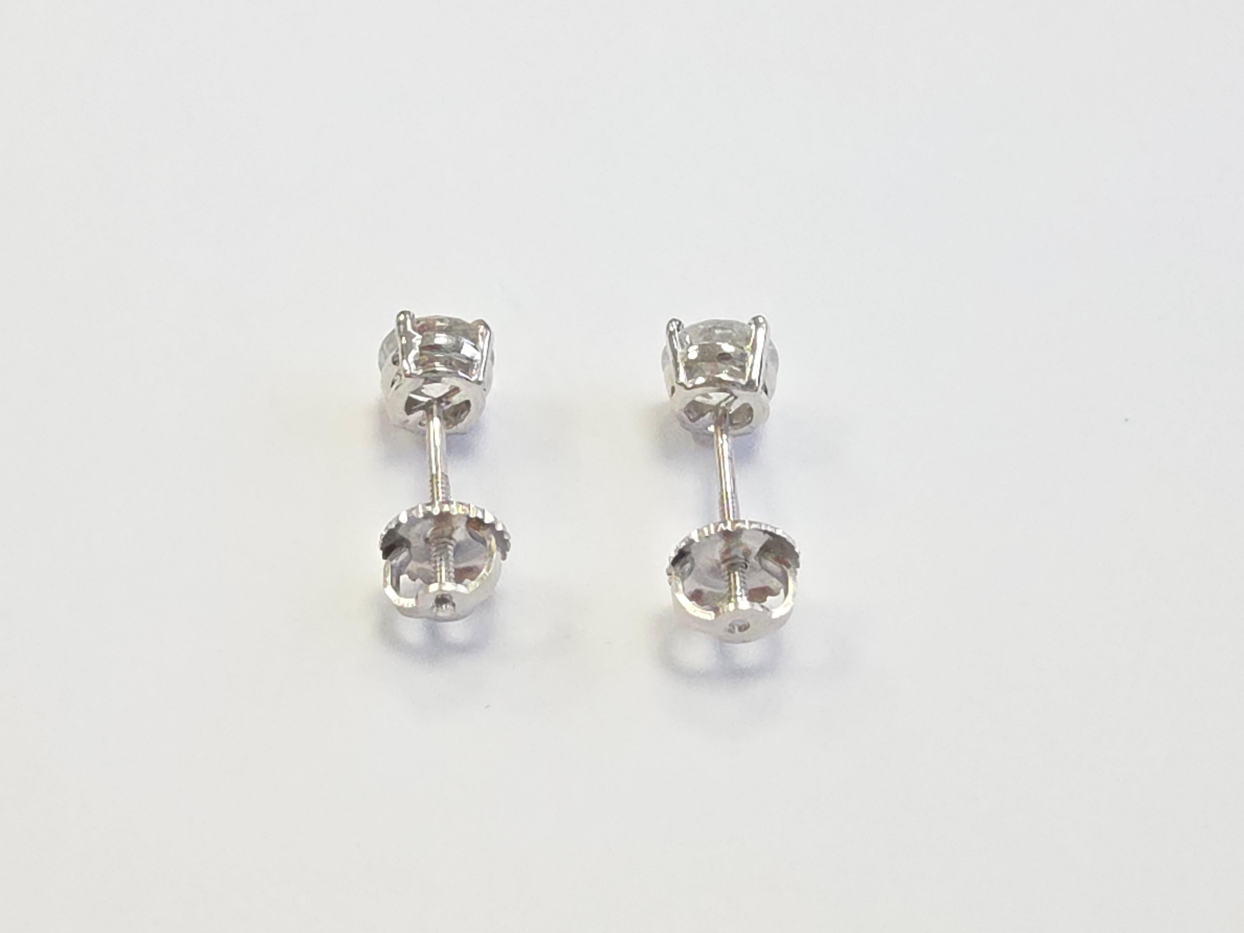 Women's or Men's 1.27 Carats Natural Diamond Round Shape Studs 14 Karat White Gold For Sale
