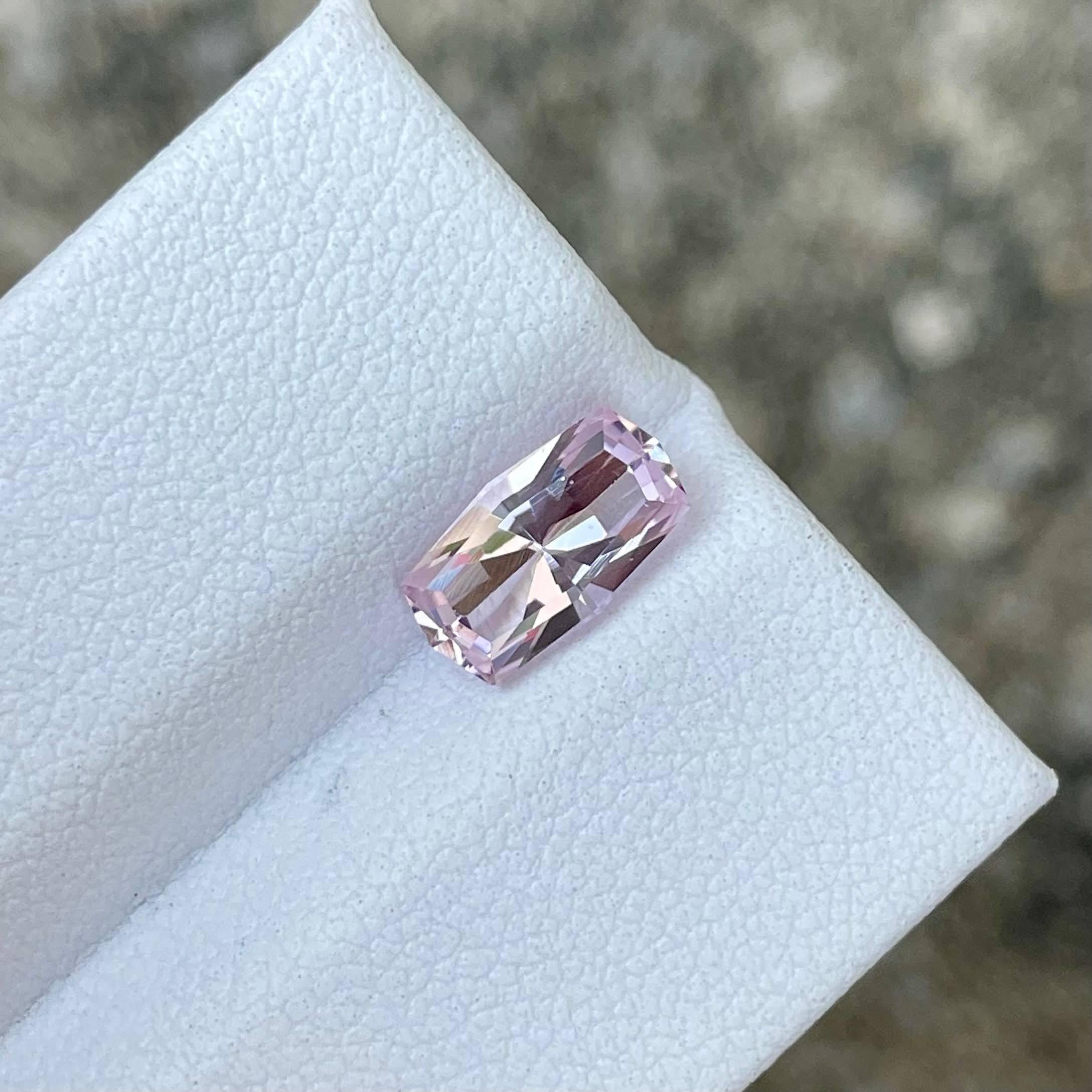 1,27 Karat Rosa Morganit im Präzisionsschliff Natürlicher afrikanischer Edelstein im Zustand „Neu“ im Angebot in Bangkok, TH