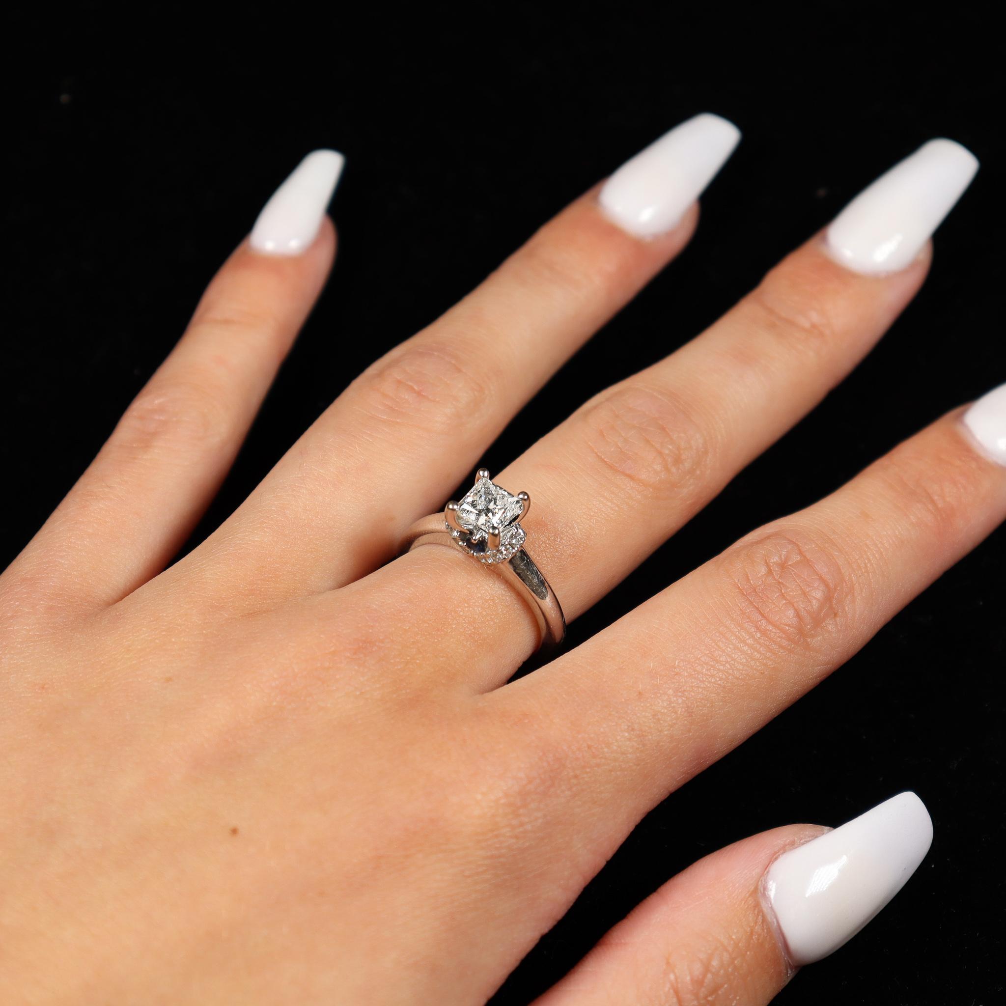 Anello nuziale con diamante e zaffiro da 1,27 carati firmato Vera Wang 1