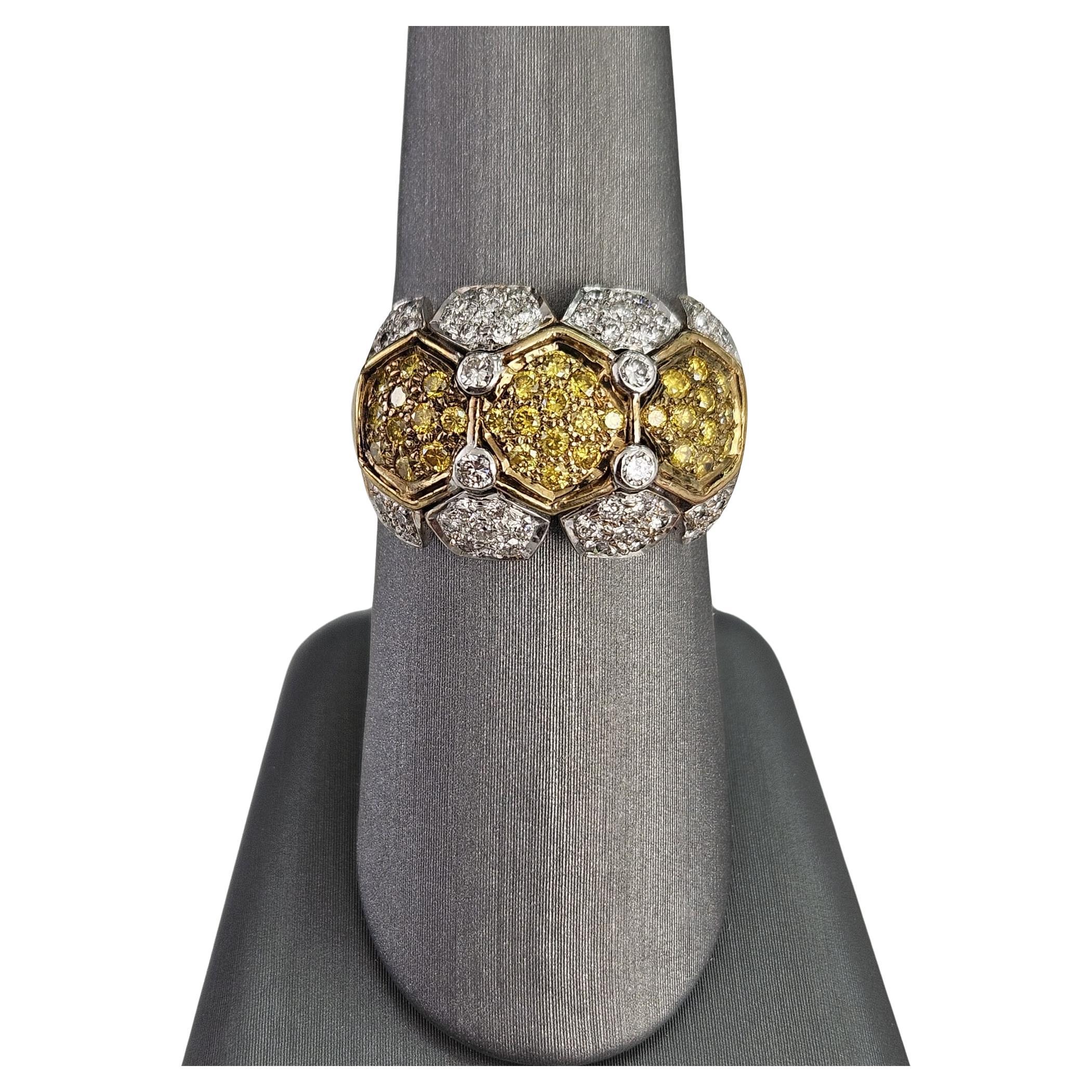 1.27 Ct Canary and White Hexagon Shape Diamonds Ring For Sale