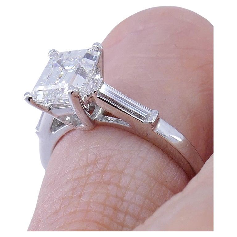 Bague solitaire en platine avec diamant GIA de 1,27 carat Estate Jewelry en vente 2
