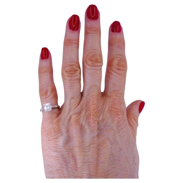 Bague solitaire en platine avec diamant GIA de 1,27 carat Estate Jewelry en vente 3
