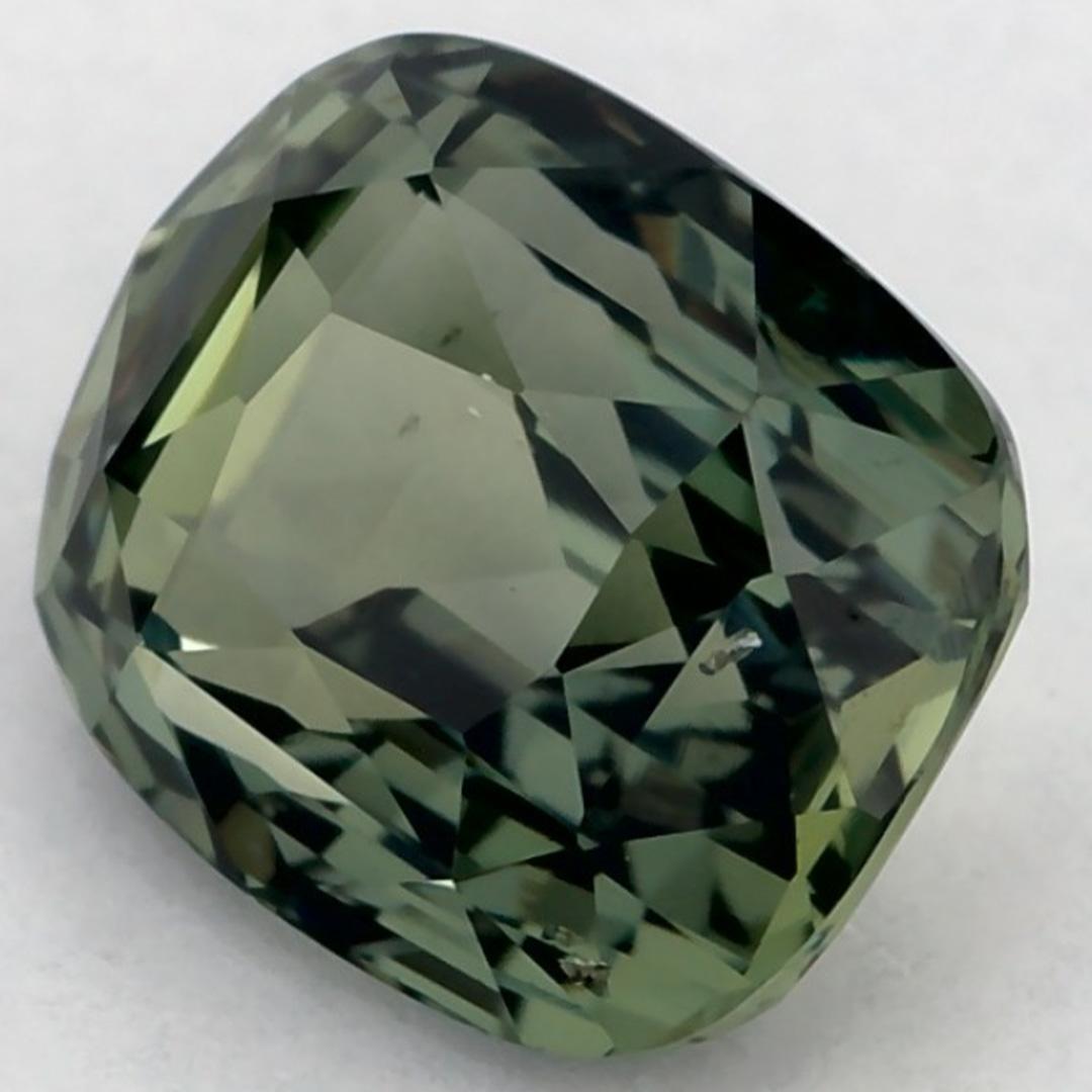 Ce saphir vert naturel offre élégance et sophistication. Avec sa riche saturation de couleurs et sa coupe précise, il constitue la pièce maîtresse parfaite pour une bague de fiançailles ou une conception de bijoux de luxe.

Ce saphir provient du Sri
