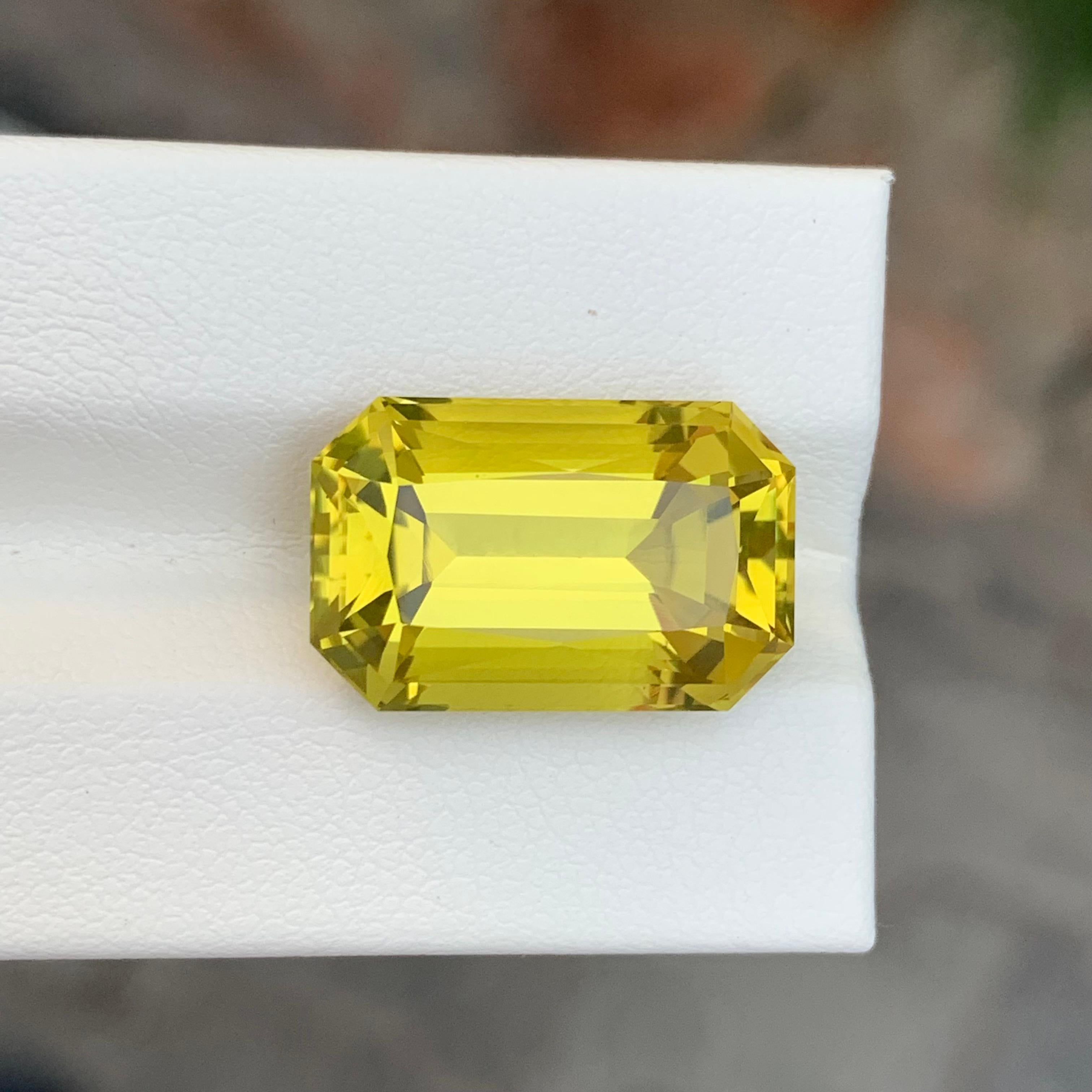 12,70 Karat natürlicher loser Zitronenquarz Smaragd Form Edelstein für Damen oder Herren im Angebot