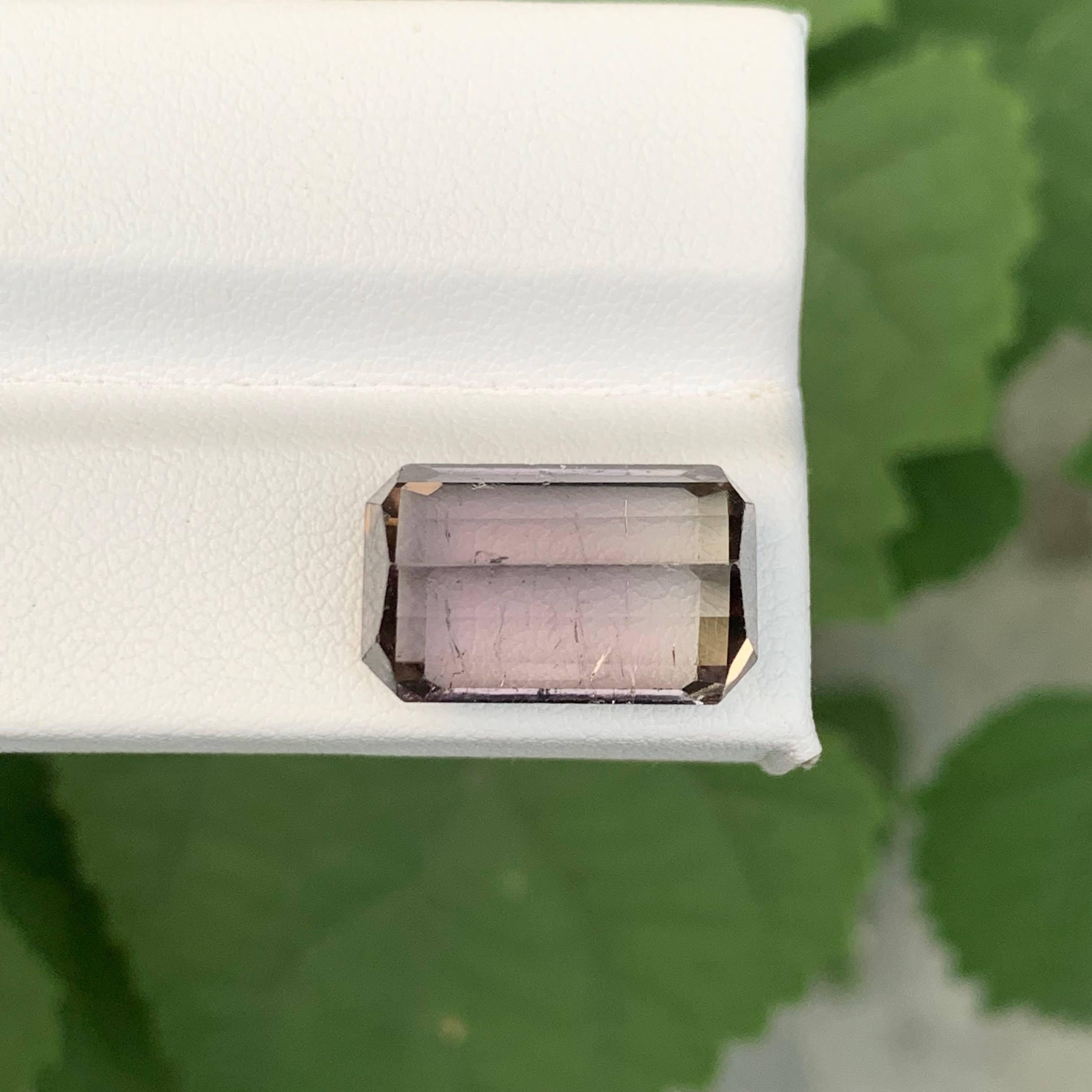12.70 Carat Natural Loose Stylish Purple Tourmaline Emerald Cut Afghan Gemstone (pierre précieuse afghane) Unisexe en vente