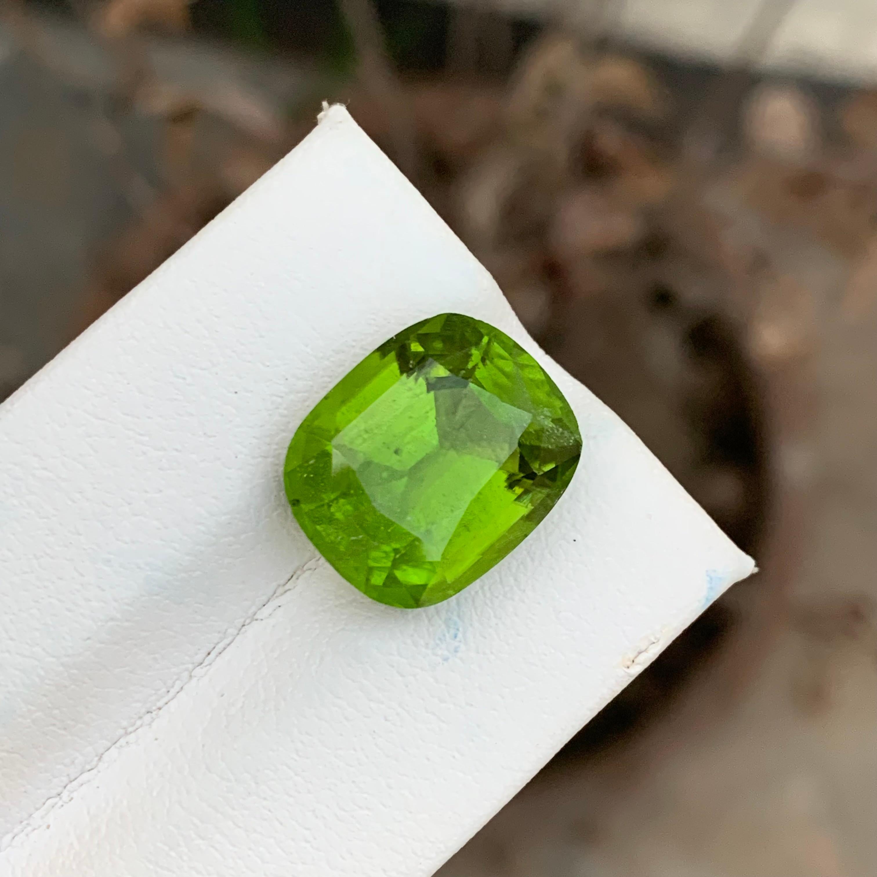 12.70 Carats Natural Loose Green Peridot For Necklace Jewellery For Sale 3