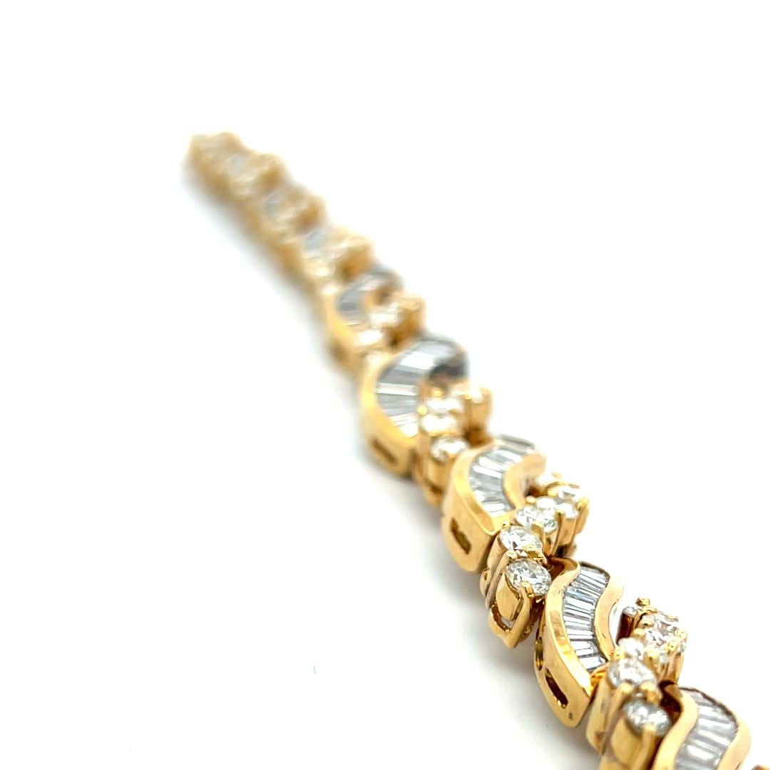 12.70ct Baguette & Round Diamond Link Bracelet en or jaune 18K en vente 3