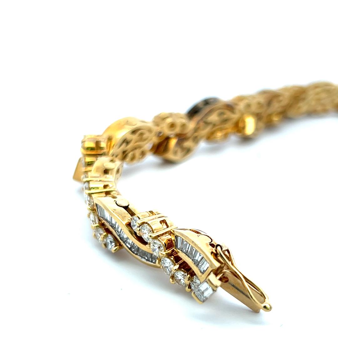 12.70ct Baguette & Round Diamond Link Bracelet en or jaune 18K en vente 4