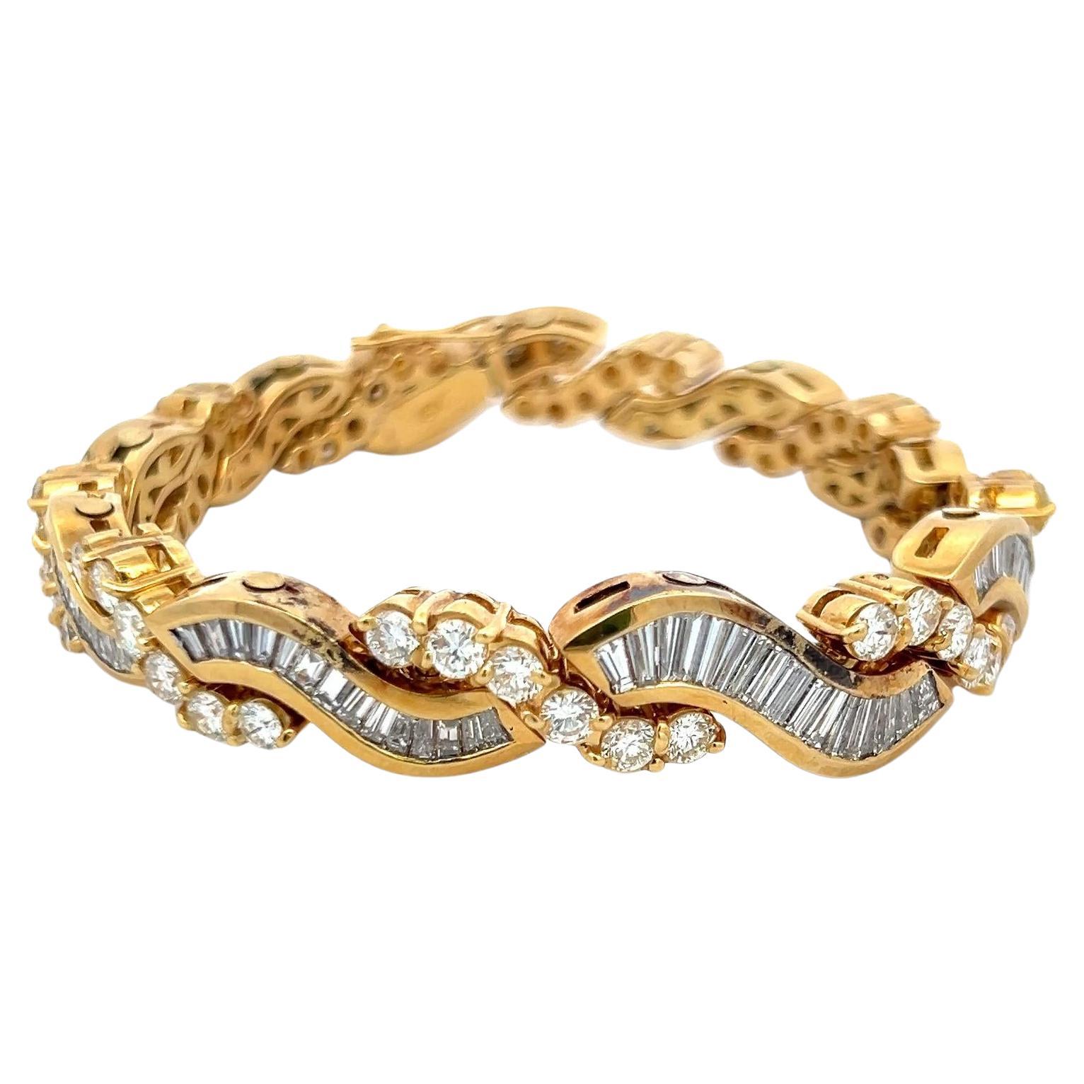 12.70ct Baguette & Round Diamond Link Bracelet en or jaune 18K