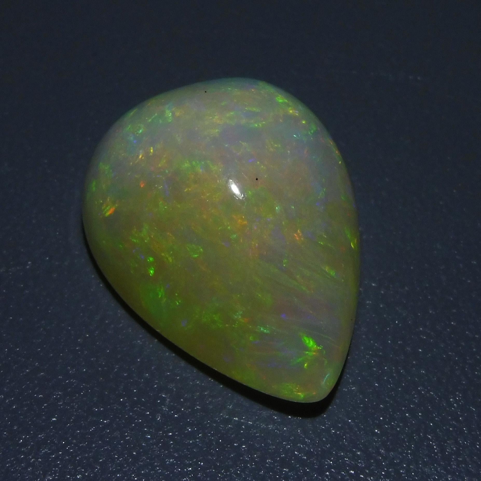 12.72 Karat birnenförmiger Cabochon-Opal (Tropfenschliff) im Angebot