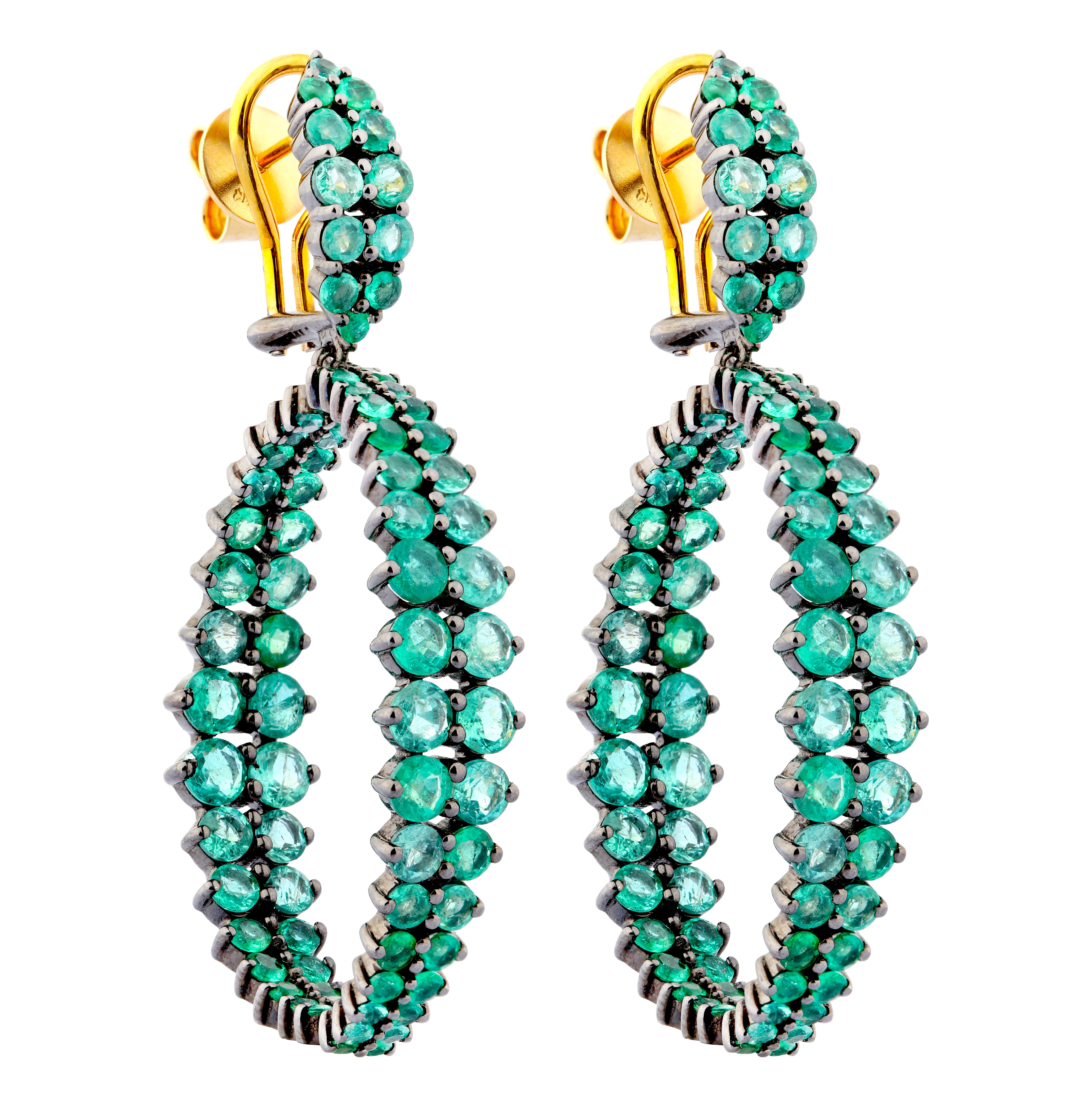 Women's 12.74 Carat Emerald Hoop Earrings in Contemporary Style For Sale