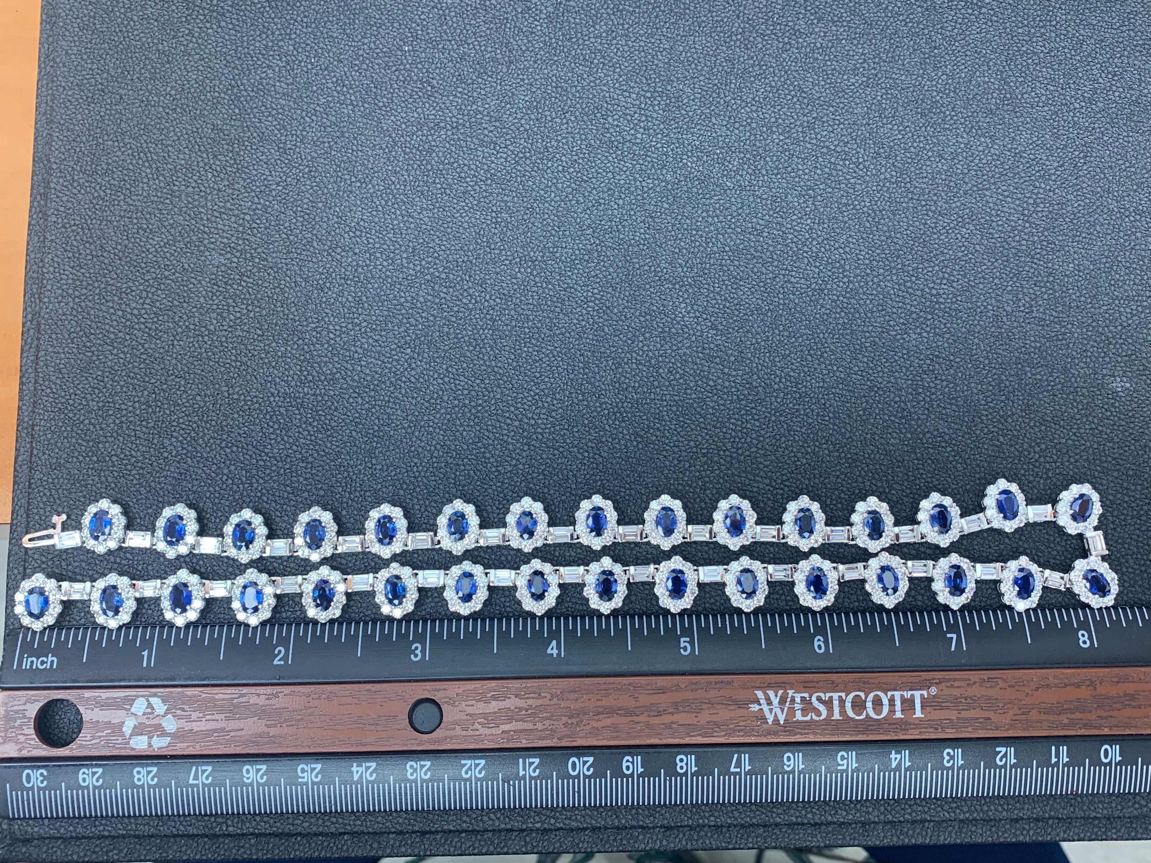 12,74 Karat Blauer Saphir im Ovalschliff und Diamant-Halskette aus 18 Karat Weißgold 10