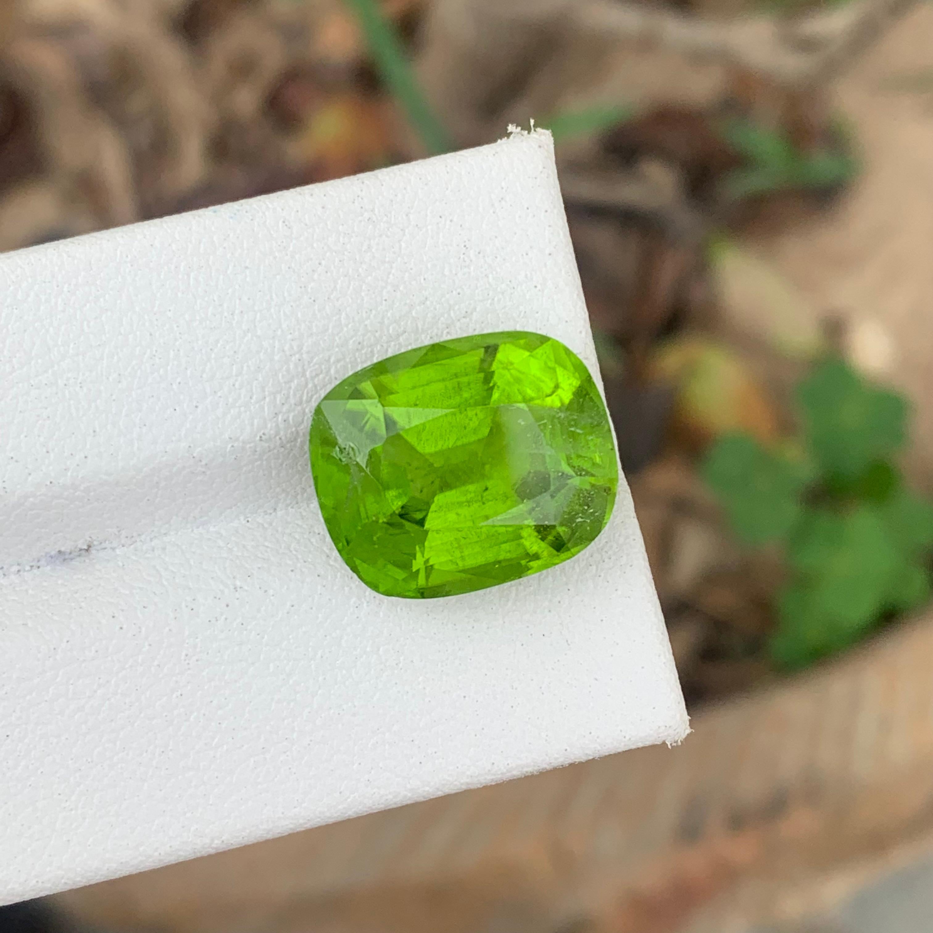 Women's or Men's 12.75 Carat Natural Cushion Cut Faceted Apple Green Peridot From Pakistan Mine For Sale