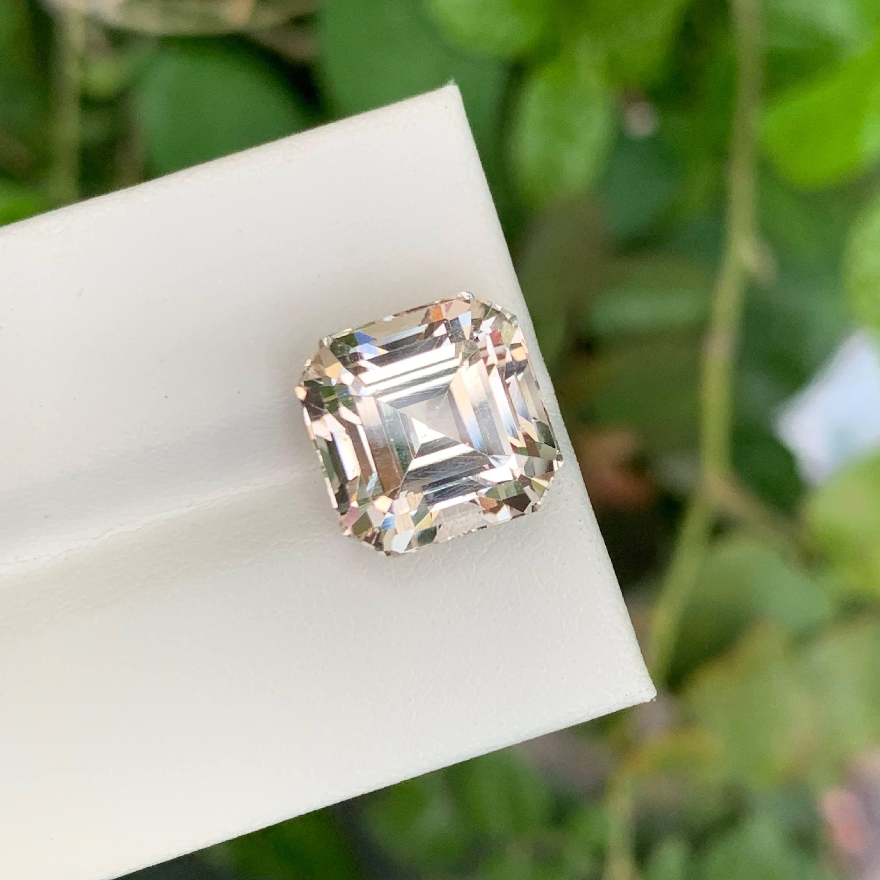 Women's or Men's 12.75 Carat Natural Loose Peach Topaz Stone Cushion Cut Pakistani Gemstone For Sale
