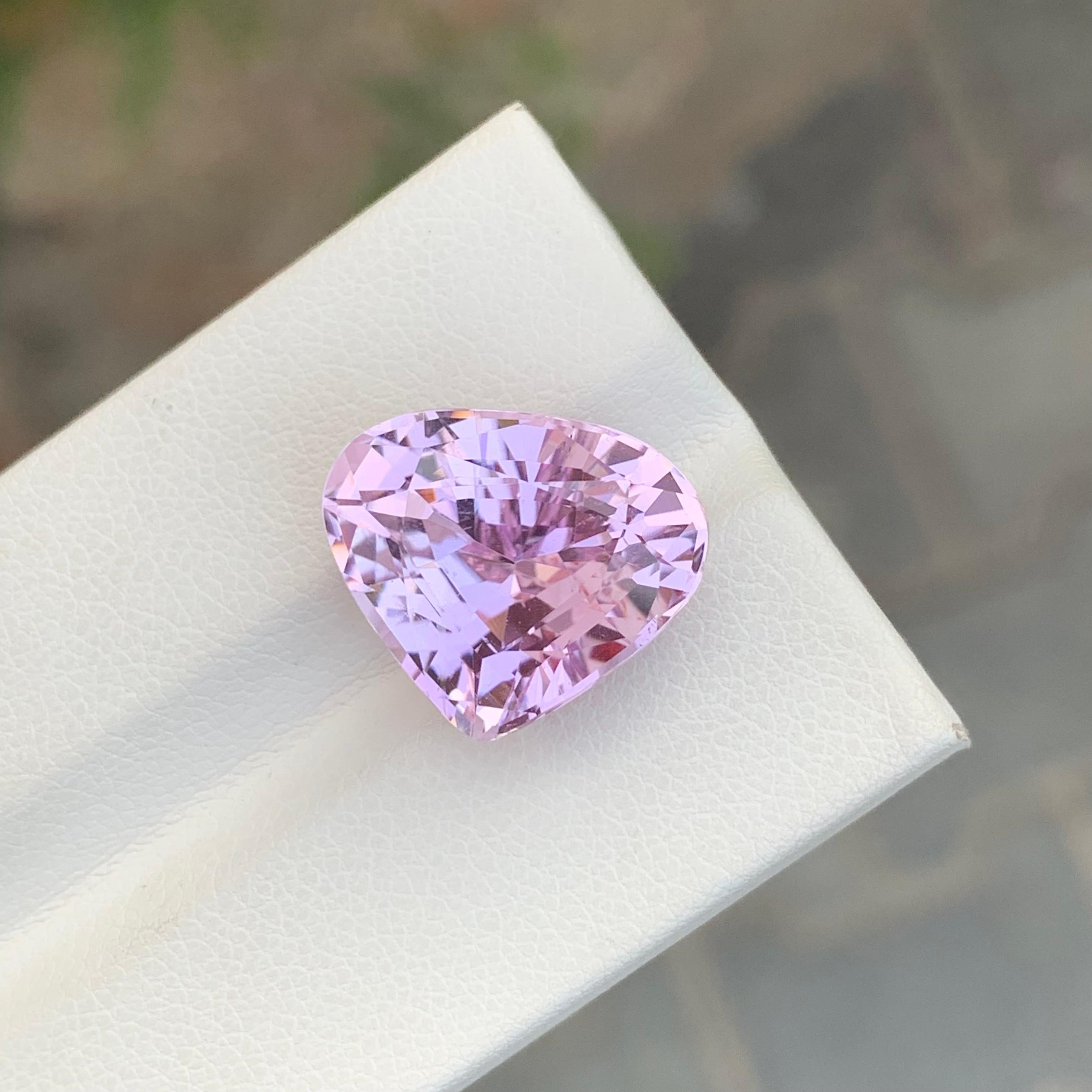 12,75 carati di Kunzite rosa naturale sfusa a forma di cuore in vendita 4