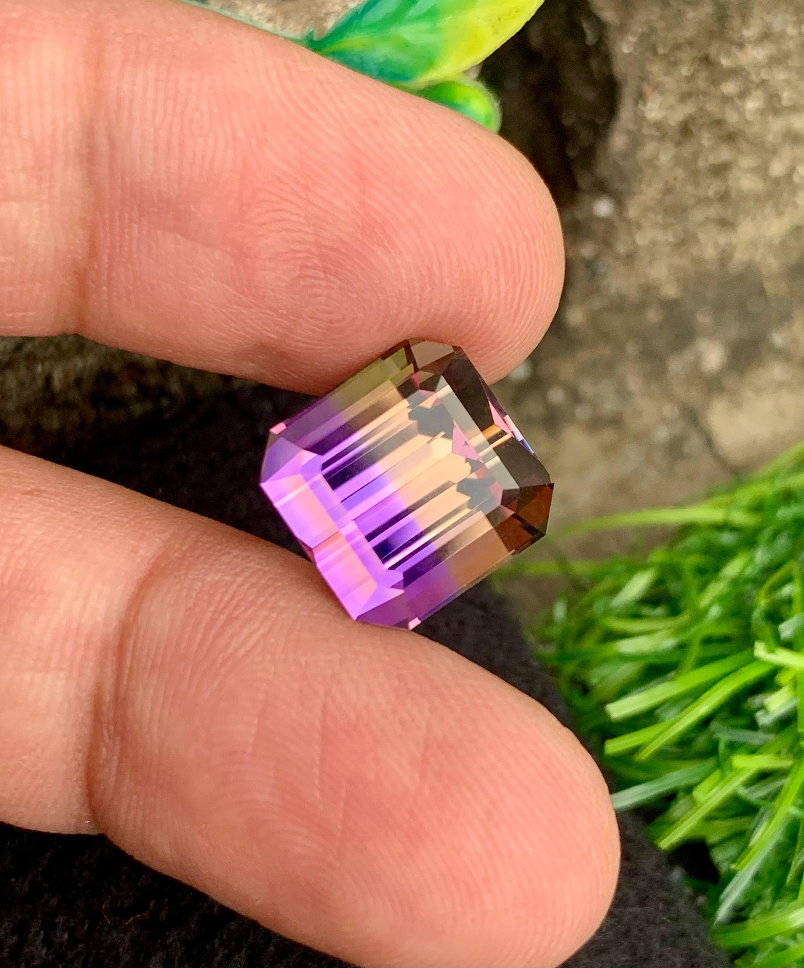 12.75 Karat Bi Color Ametrine Stein Smaragdschliff Natürlicher Brasilianischer Edelstein im Zustand „Neu“ im Angebot in Bangkok, TH