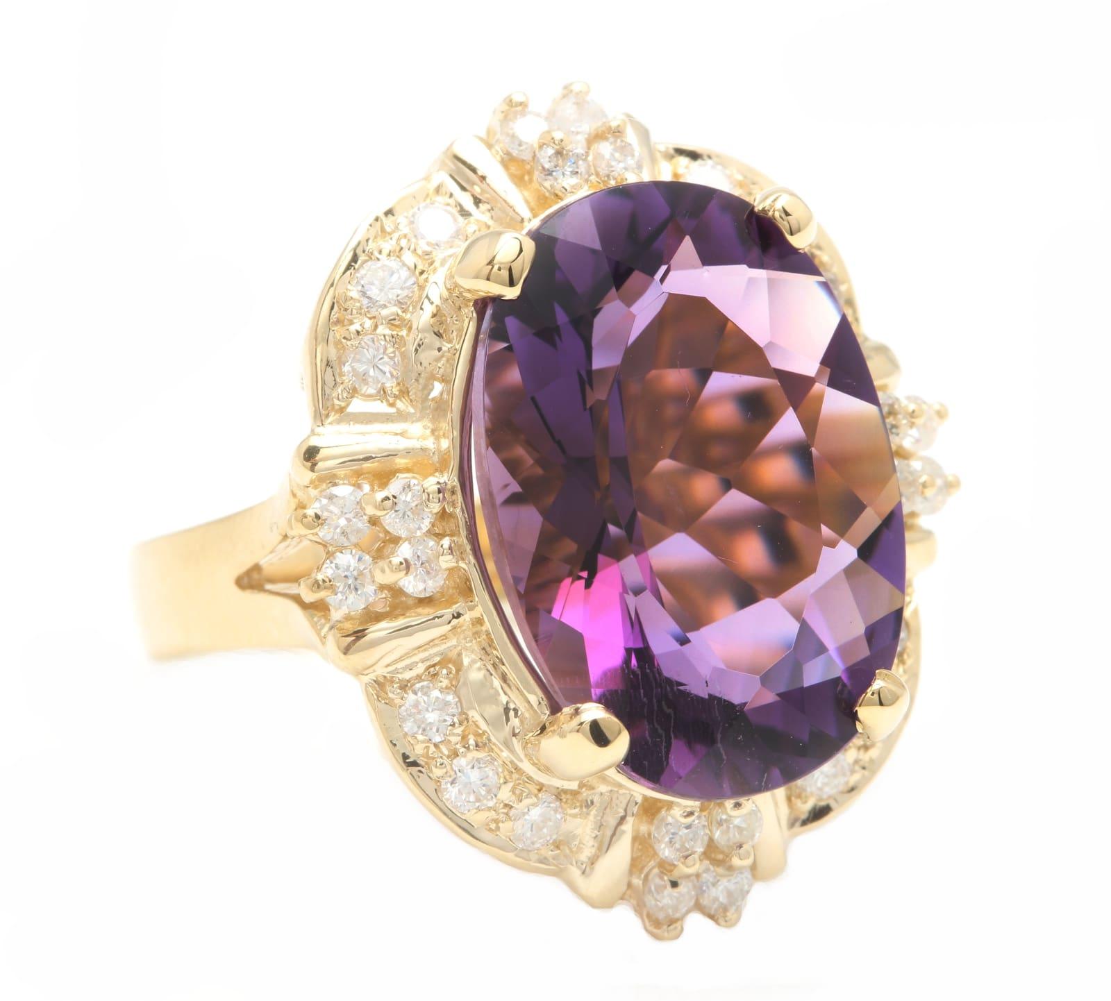 Anillo de oro amarillo macizo de 14 quilates con amatista natural y diamante de 12,75 quilates

Valor de sustitución sugerido: 6,500.00 $.

Peso total de la amatista natural de talla oval: Aprox. 12.00 Quilates 

Medidas de la Amatista: Aprox. 18.00