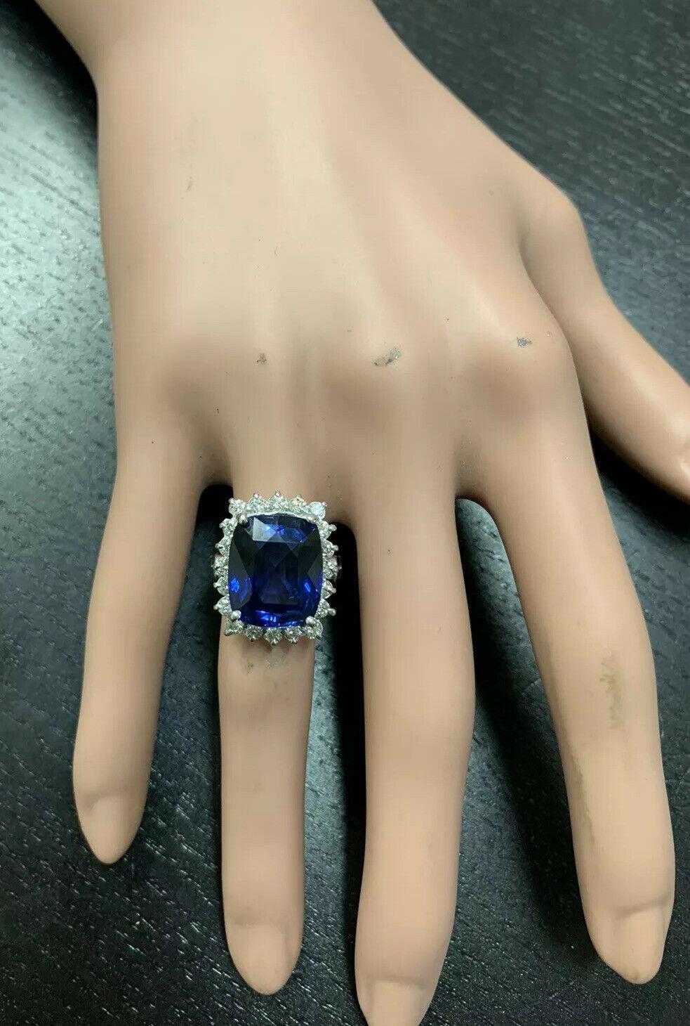 12.75ct Sapphire and Natural Diamond 14K Solid White Gold Ring In New Condition For Sale In Los Angeles, CA