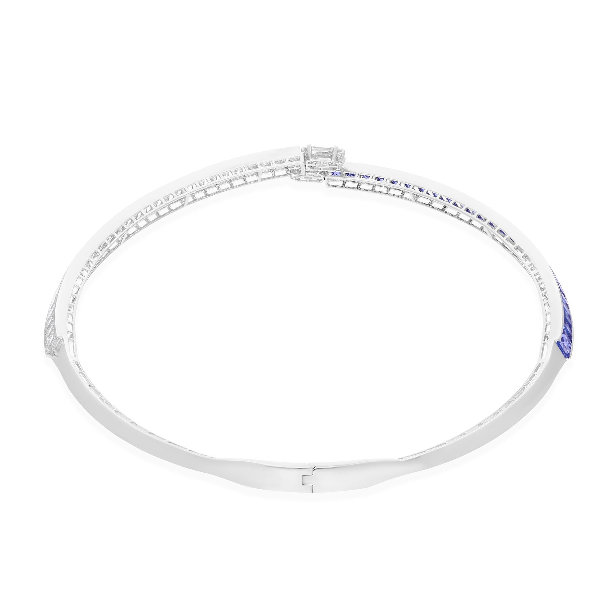 Modern 12.76 Carat Blue Sapphire 13.86 Ct SI/H Diamond 18k White Gold Choker Necklace For Sale