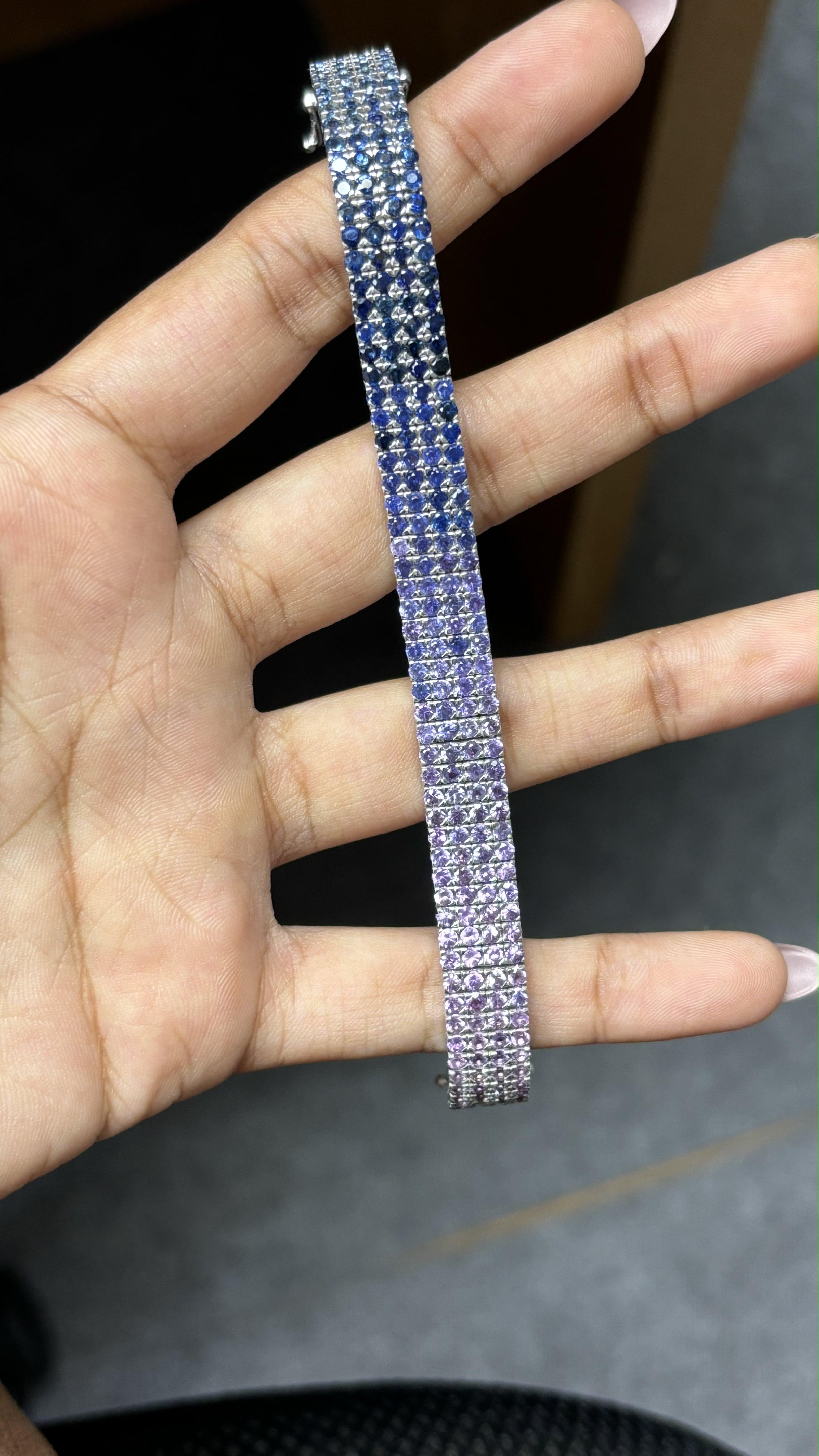 12,77 Karat lila-blau-blaue Ombre-Saphire-Armband aus 14K Weißgold mit Nieten im Angebot 6