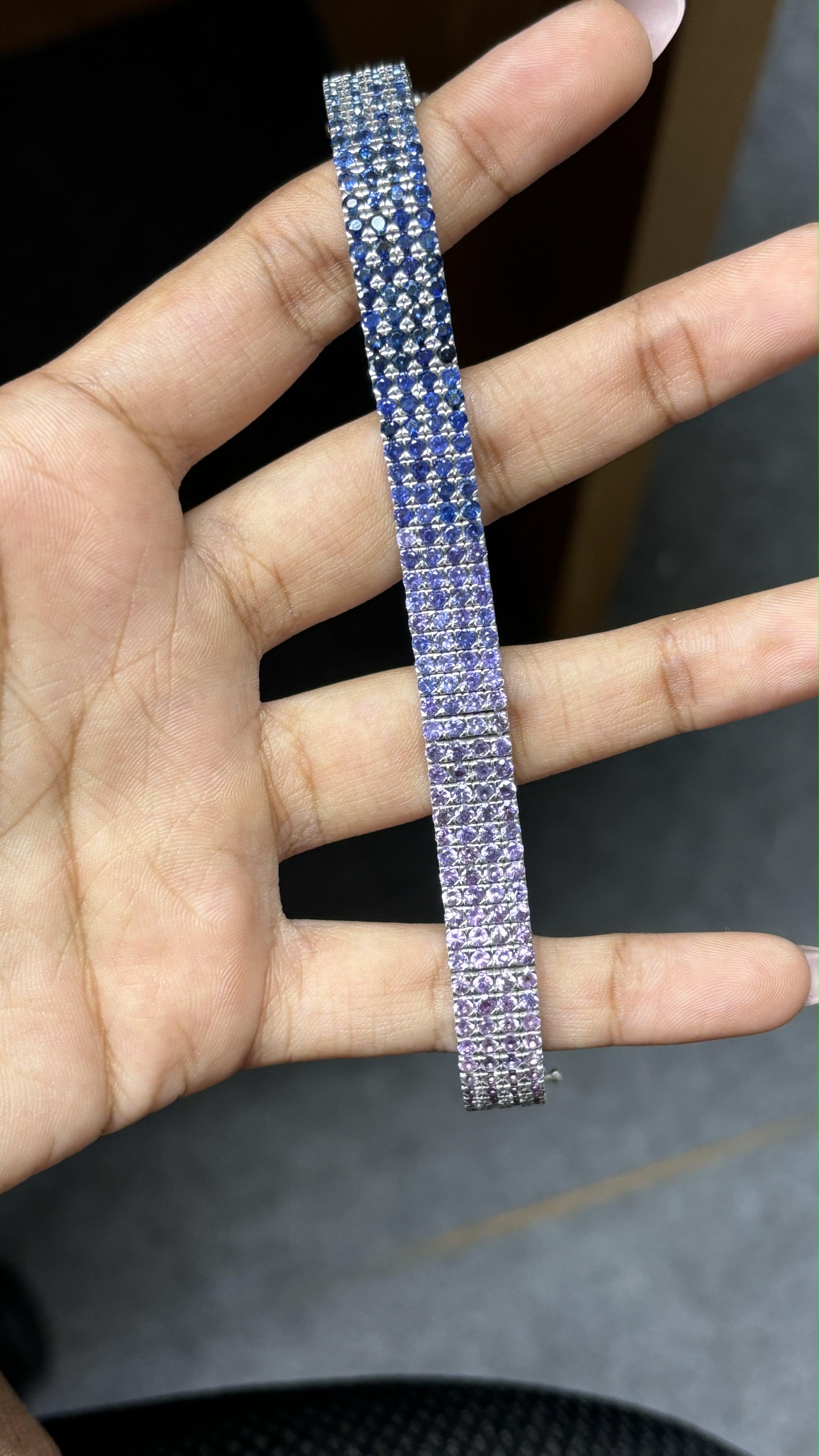 12,77 Karat lila-blau-blaue Ombre-Saphire-Armband aus 14K Weißgold mit Nieten im Angebot 7