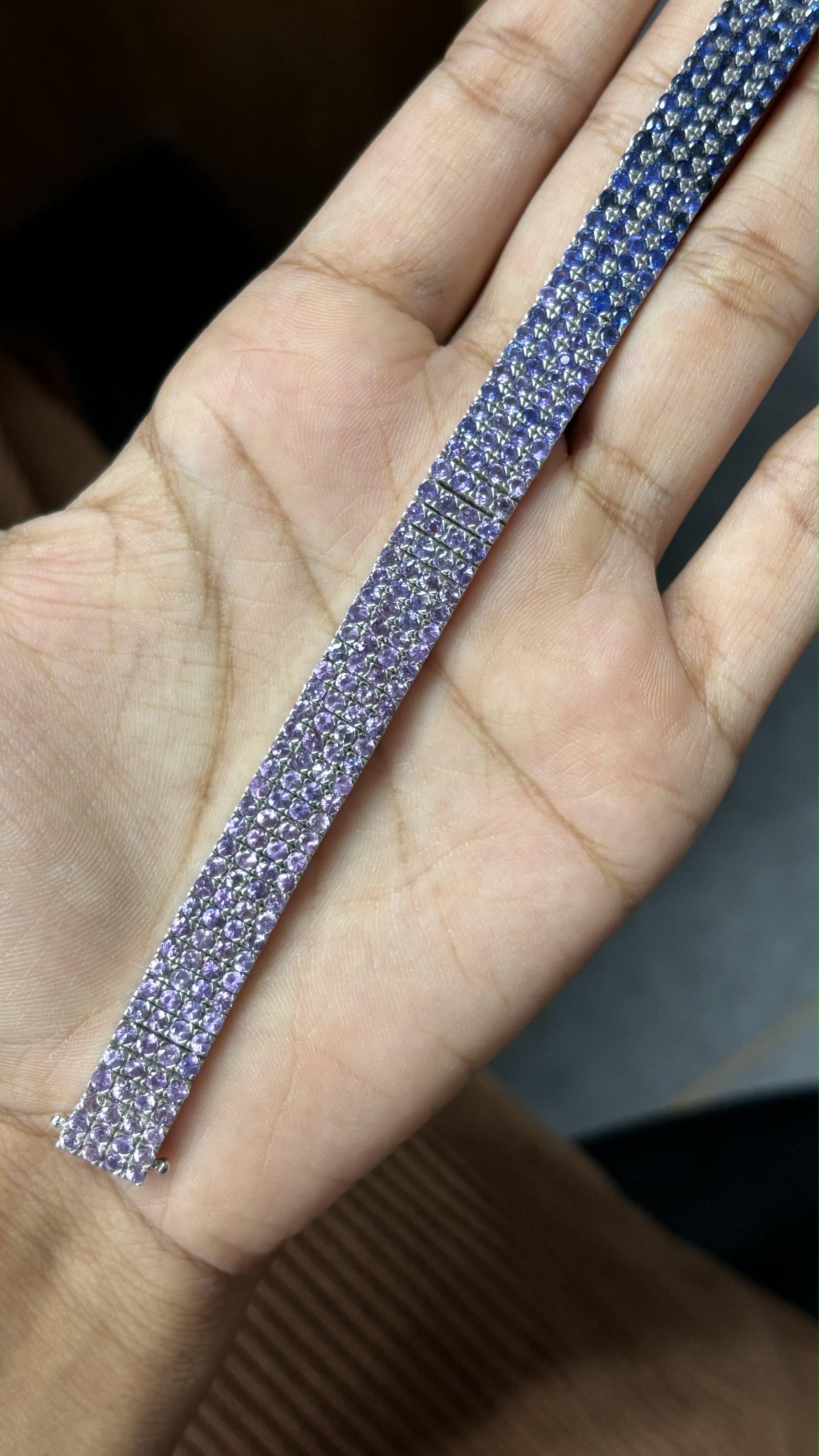 12.77 Carat Purple-Blue Ombre Sapphires studded Bracelet en or blanc 14K en vente 4