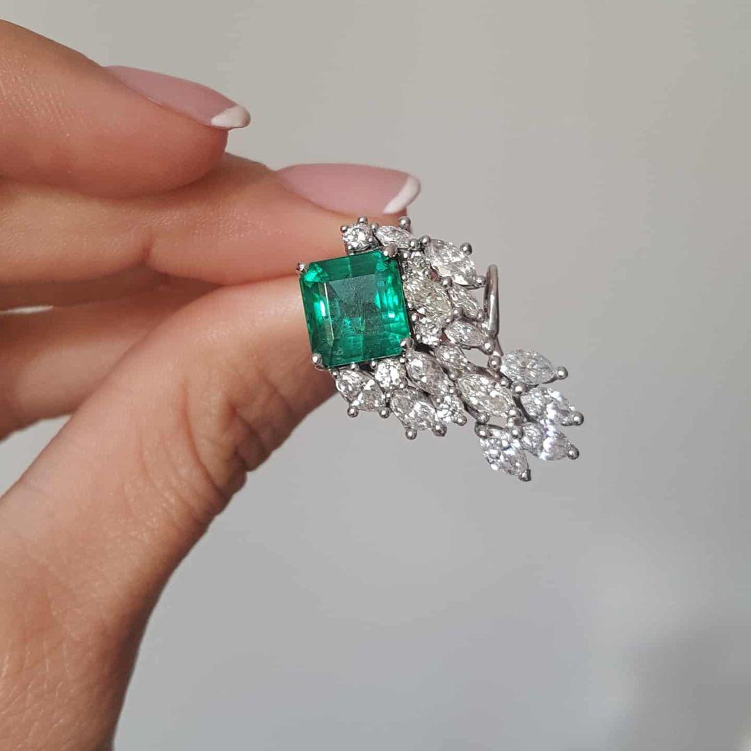 Made in Italy by our expert goldsmith this 9 carats climber earrings have the highest quality natural emeralds with VS clarity deep intensify green color and great luster, they weight total 4 carats. 

They come with a gemmologist certificate from